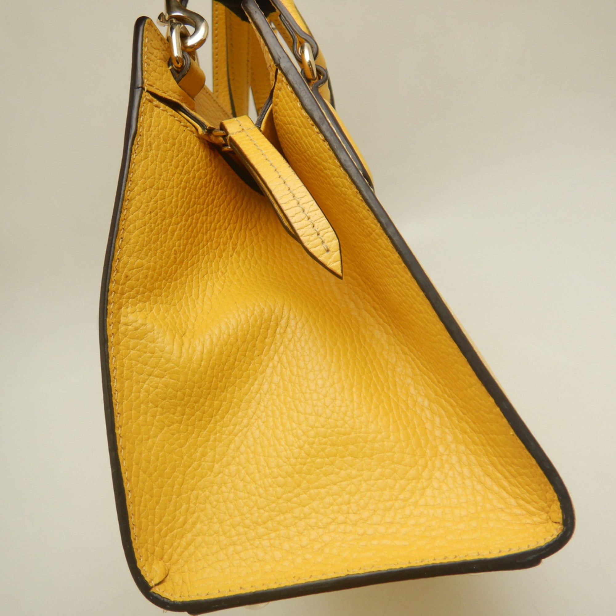Gucci Yellow Leather Handbag (Pre-Owned)