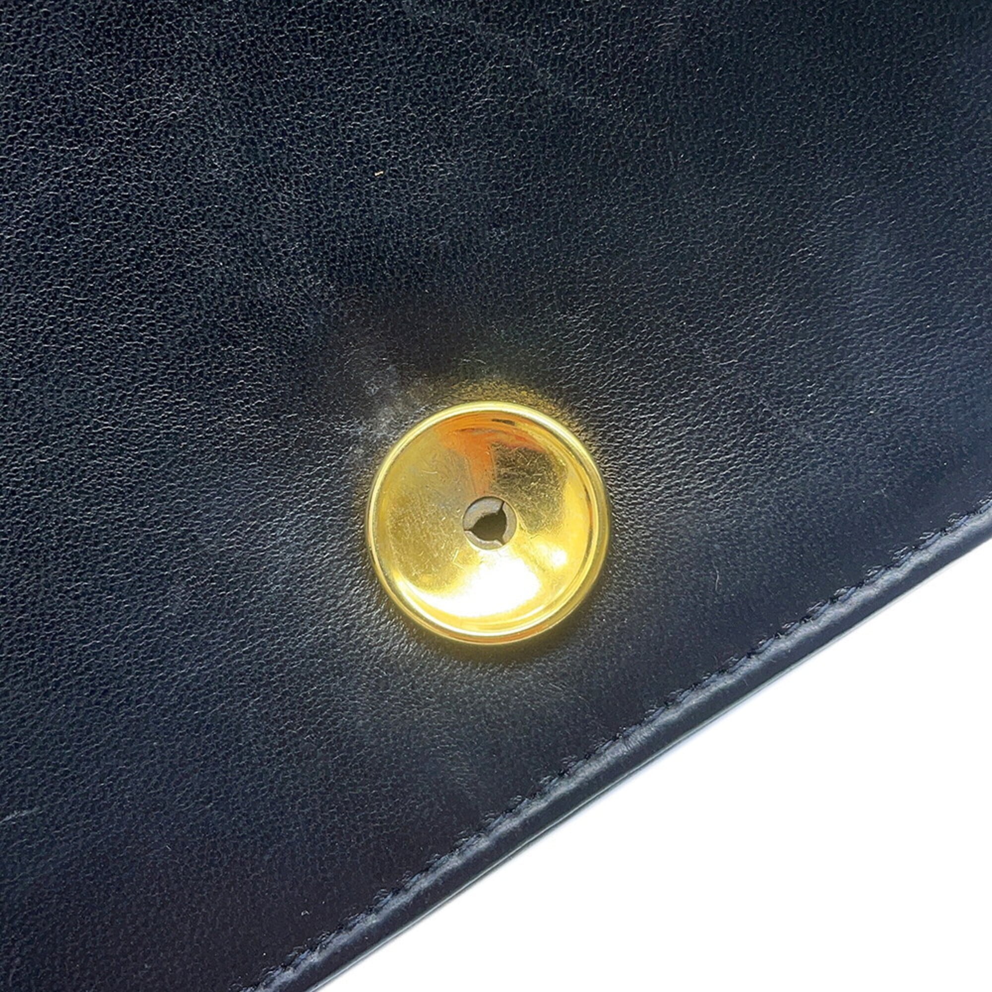 Chanel Black Leather Shoulder Bag (Pre-Owned)