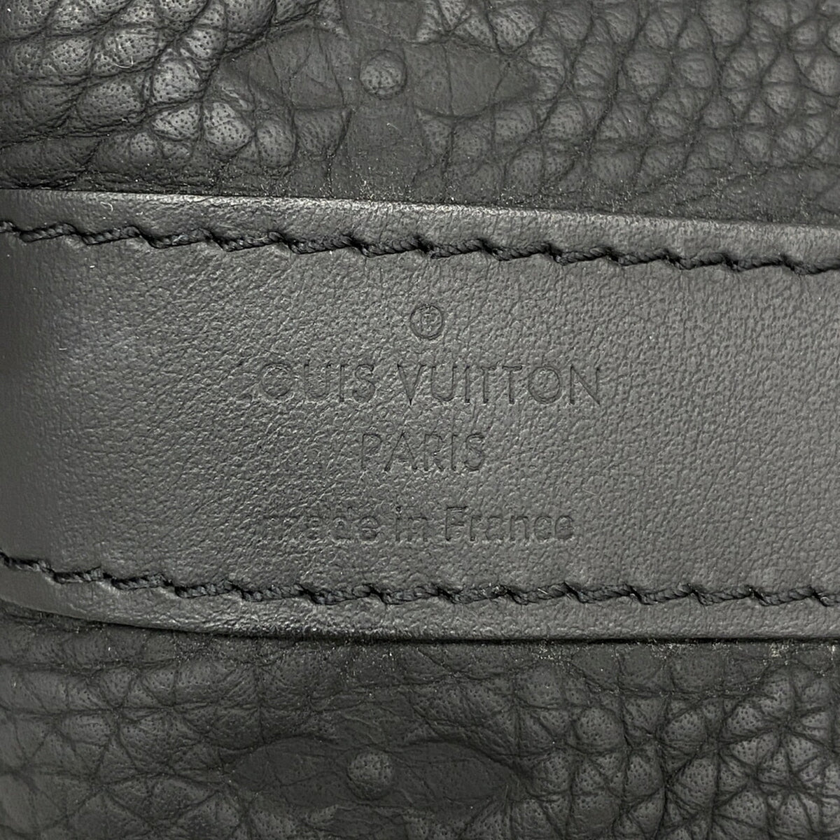 Louis Vuitton Black Handbag (Pre-Owned)