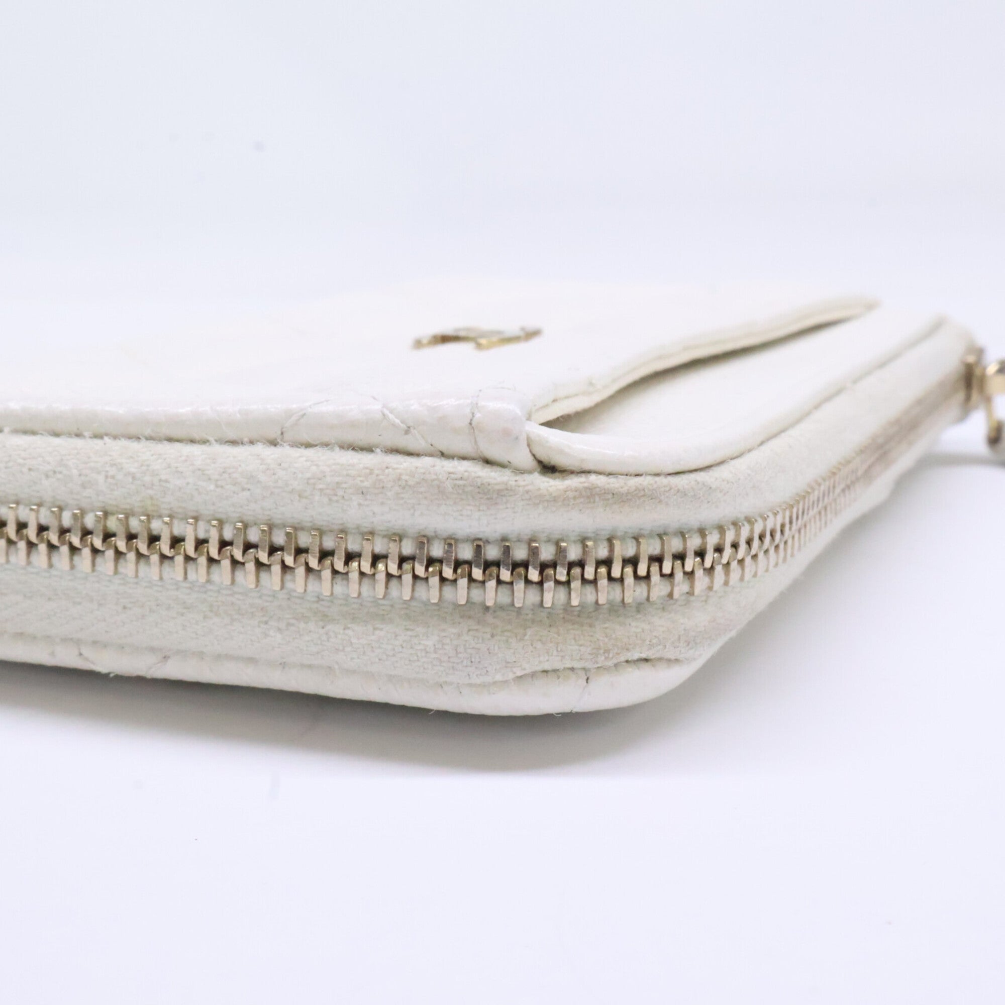 Chanel Gold White Grained Calfskin Coin Purse/Coin Case (Pre-Owned)
