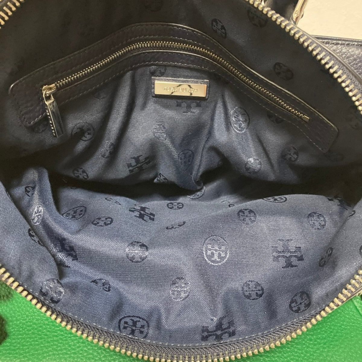 Tory Burch Green Navy Leather Shoulder Bag (Pre-Owned)