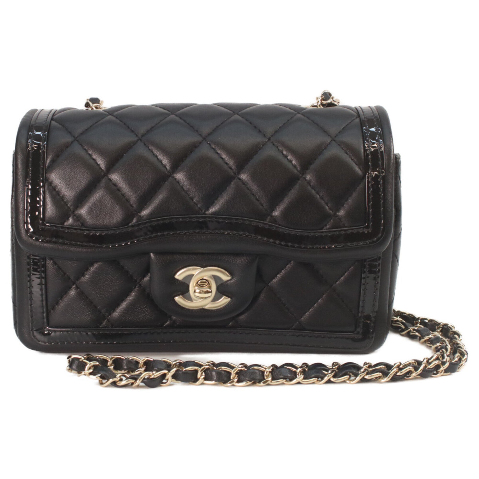 Chanel Black Leather Shoulder Bag (Pre-Owned)