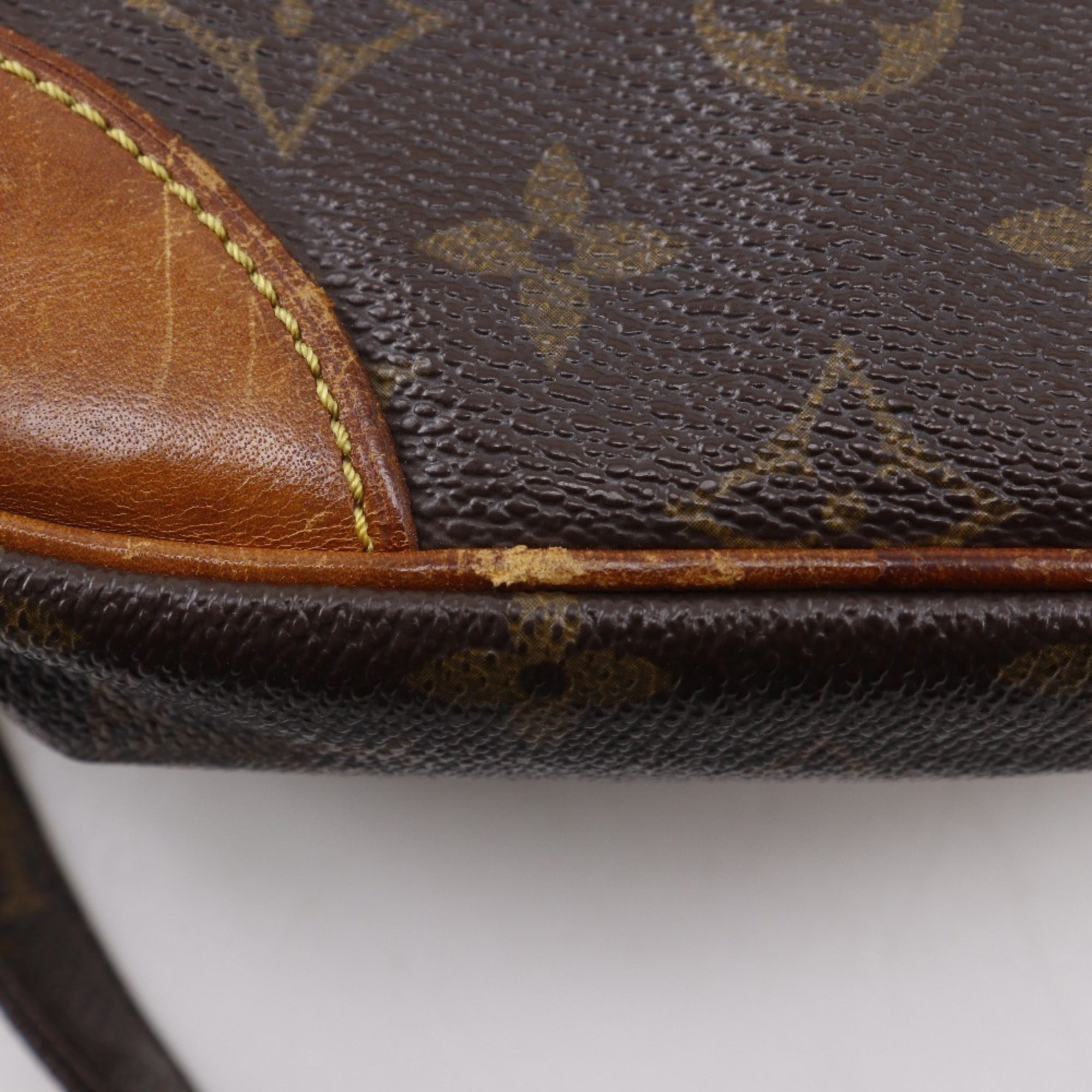 Louis Vuitton Brown Monogram Canvas Shoulder Bag (Pre-Owned)