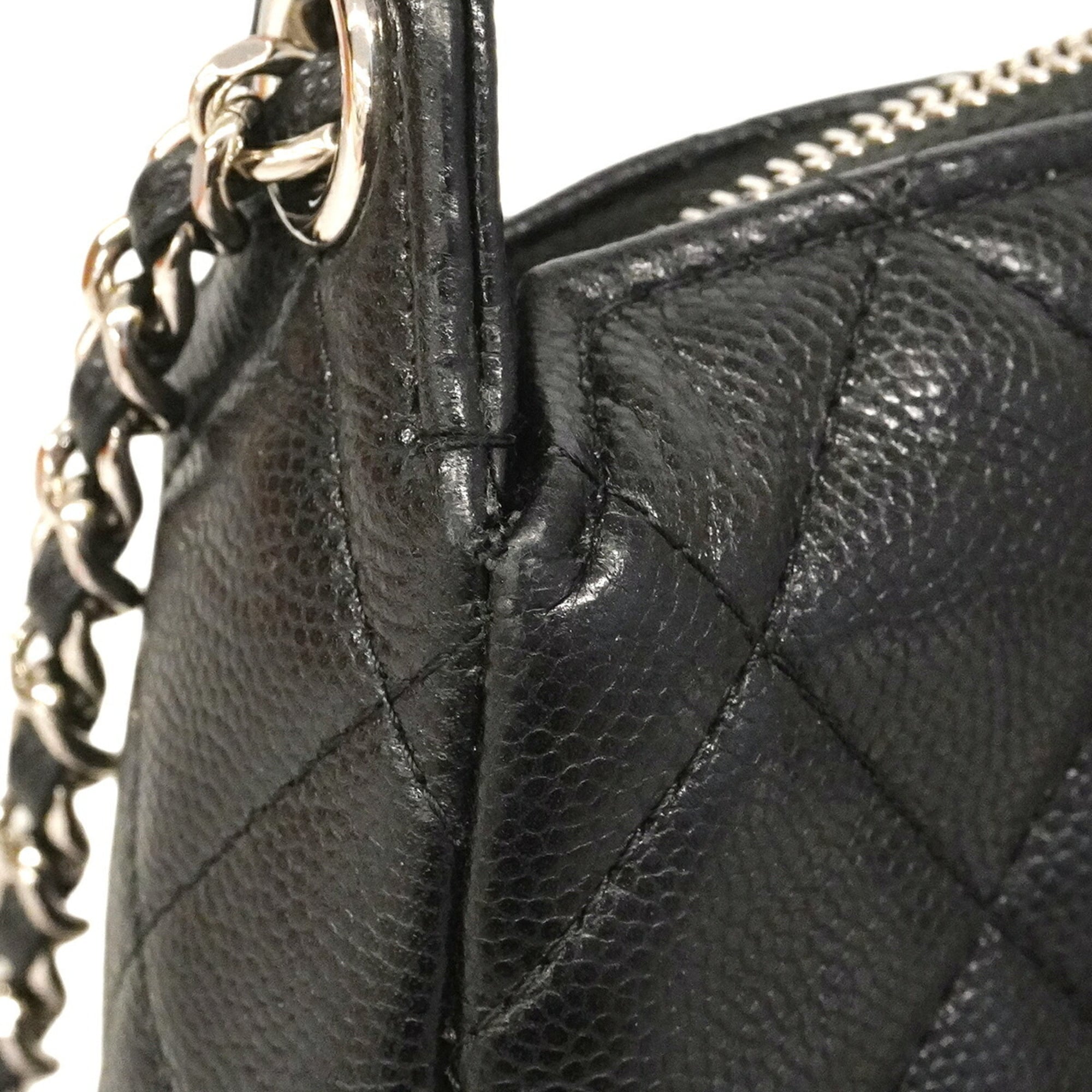Chanel Black Grained Calfskin Shoulder Bag (Pre-Owned)