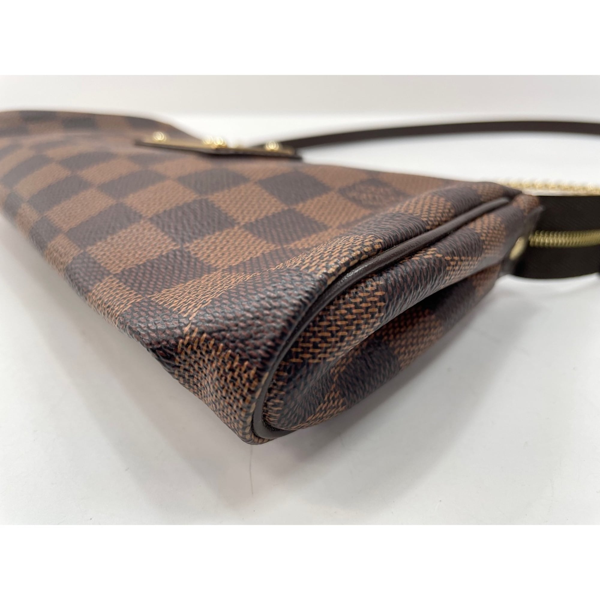 Louis Vuitton Brown Shoulder Bag (Pre-Owned)