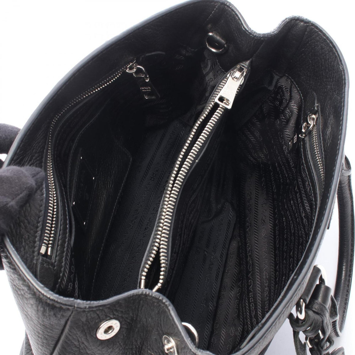 Prada Black Leather Handbag (Pre-Owned)