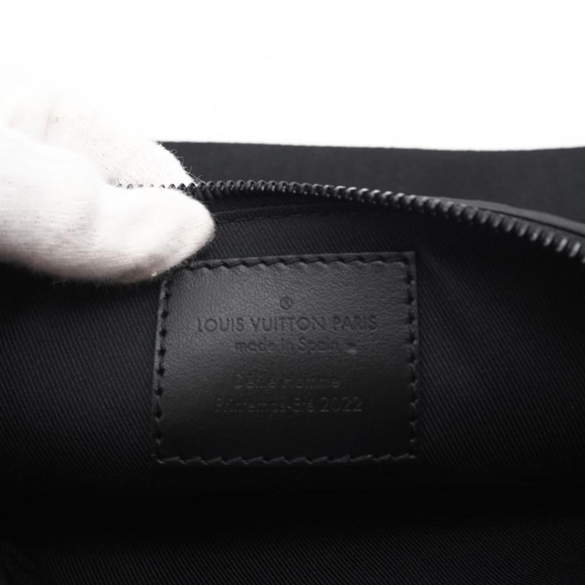 Louis Vuitton Black Silver Leather Shoulder Bag (Pre-Owned)