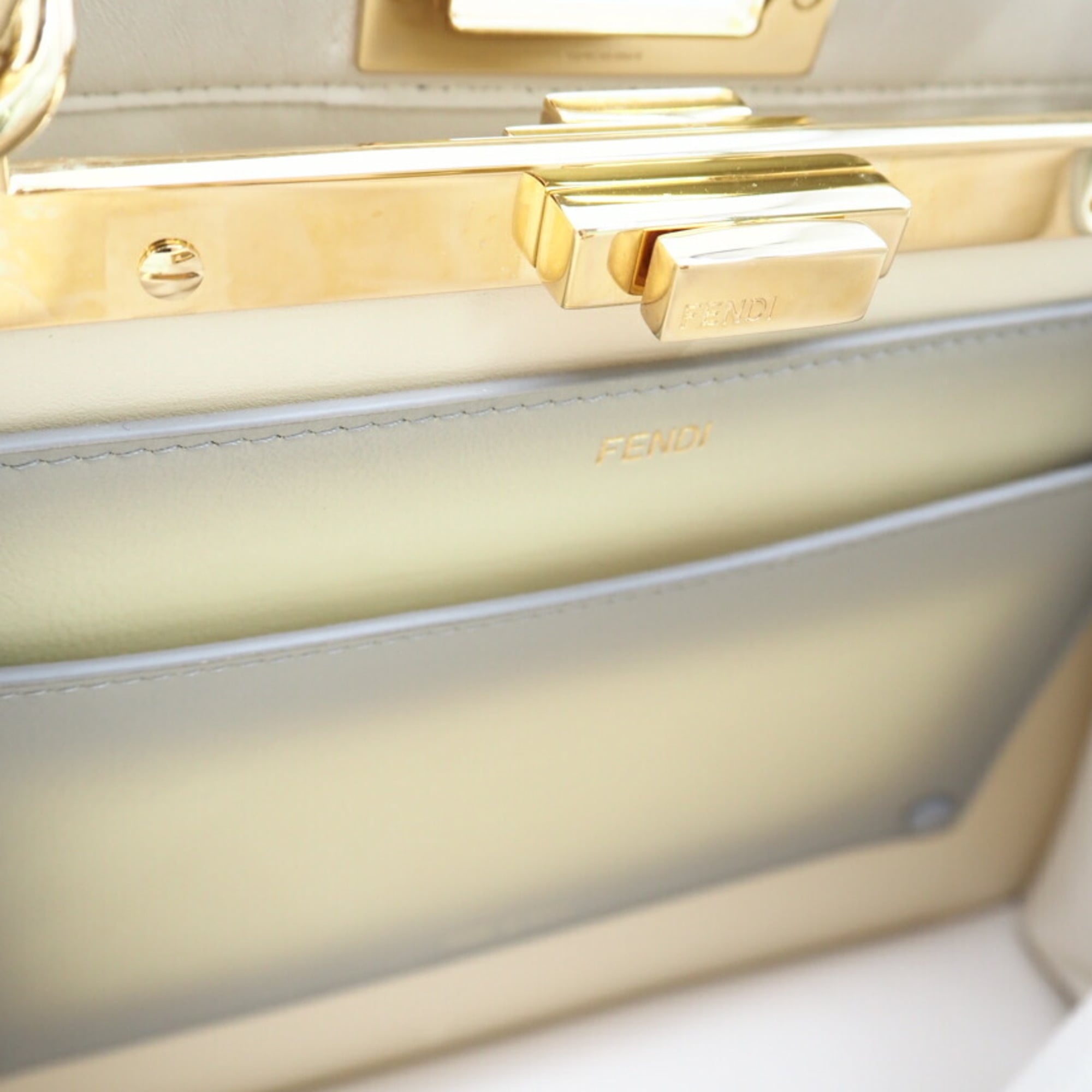 Fendi Cream Gray Leather Shoulder Bag (Pre-Owned)