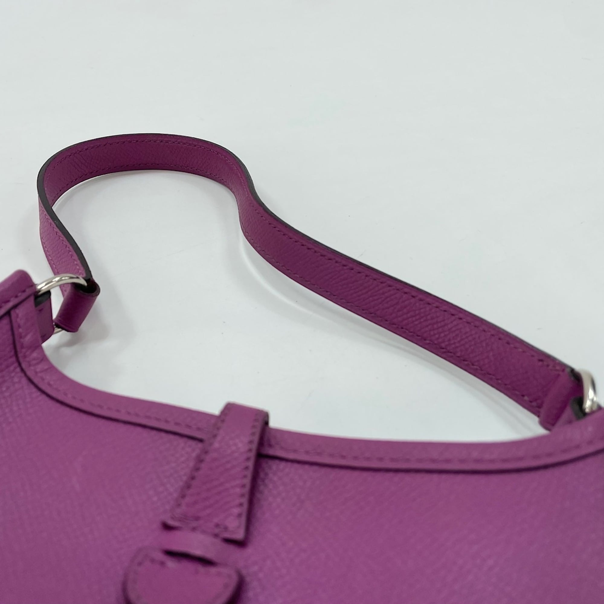 Hermes Purple Shoulder Bag (Pre-Owned)