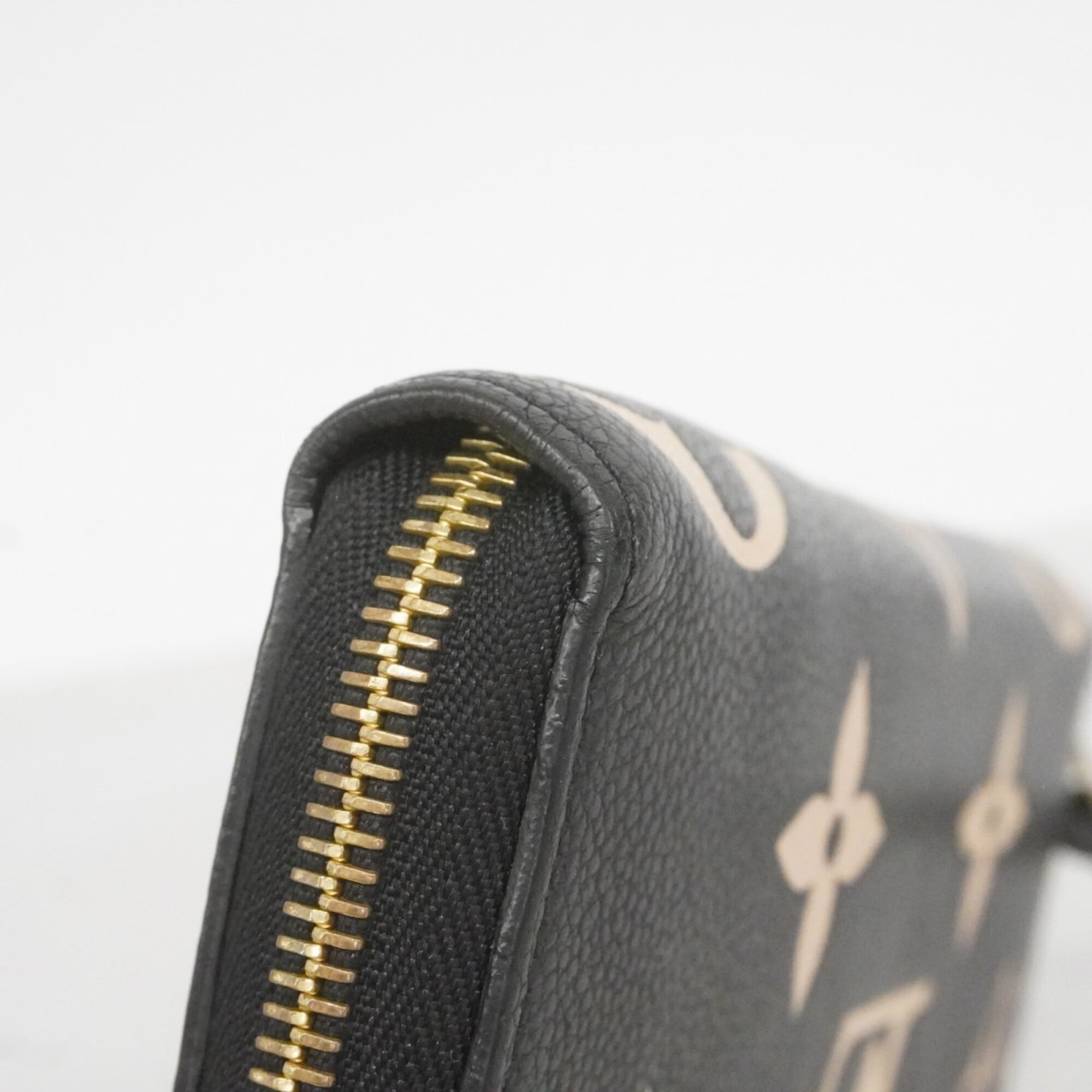 Louis Vuitton Beige Black Long Wallet (Bi-Fold) (Pre-Owned)