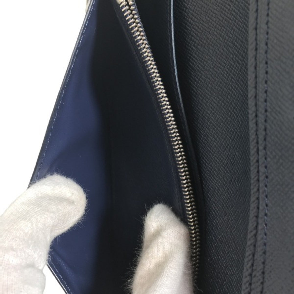 Louis Vuitton Navy Blue Epi Leather Long Wallet (Bi-Fold) (Pre-Owned)