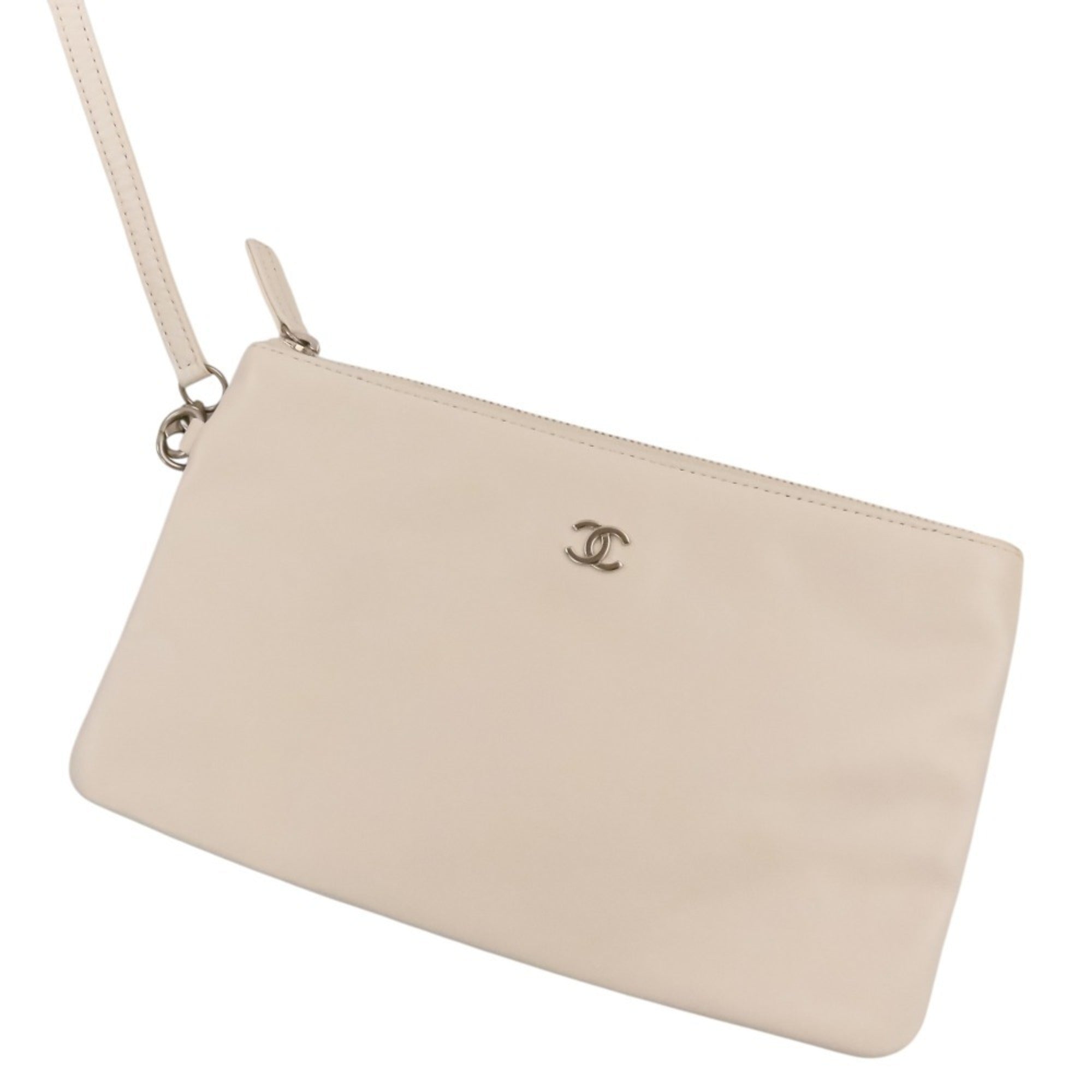 Chanel White Leather Shoulder Bag (Pre-Owned)