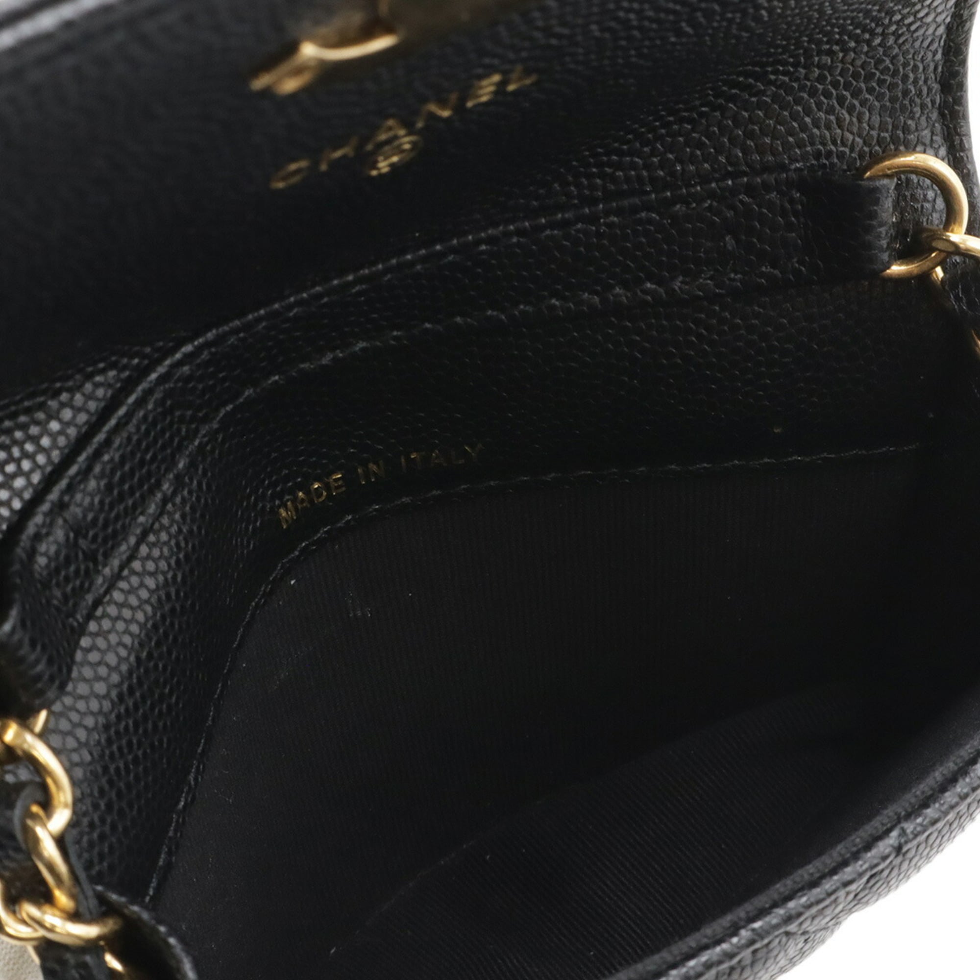 Chanel Matelasse Black Grained Calfskin Handbag (Pre-Owned)