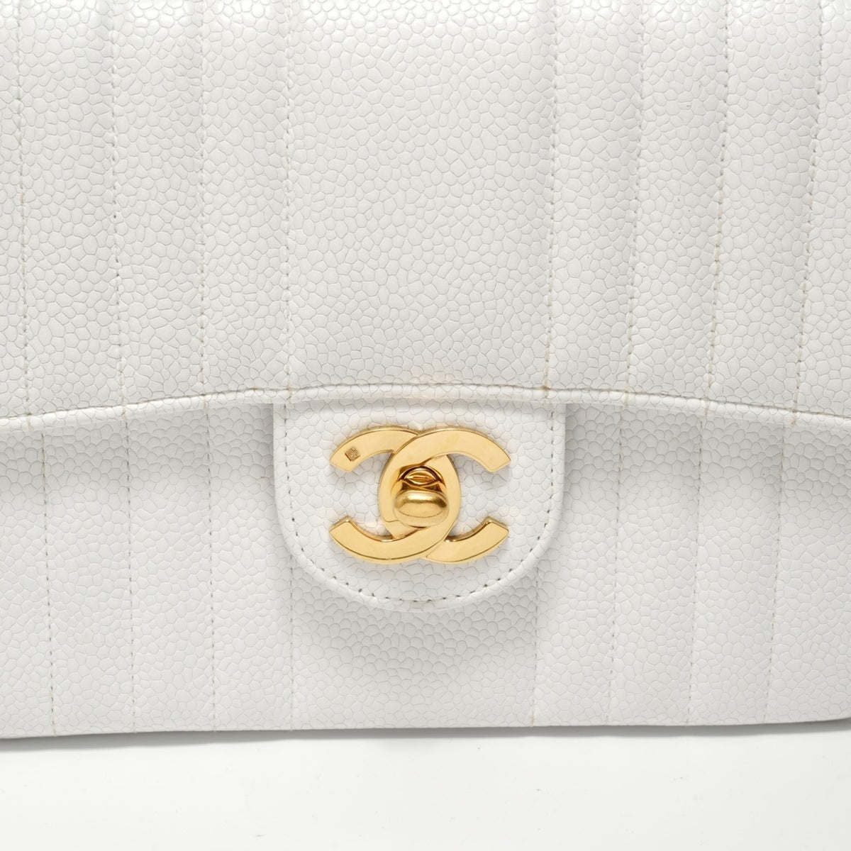 Chanel White Grained Calfskin Shoulder Bag (Pre-Owned)