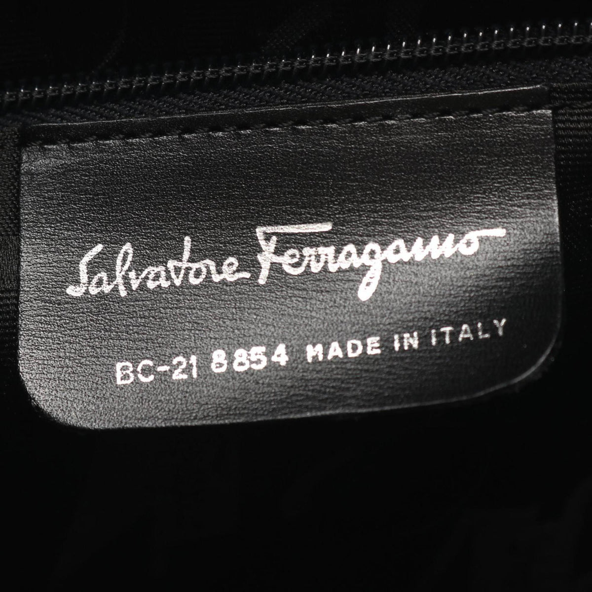 Salvatore Ferragamo Black Patent Leather Handbag (Pre-Owned)