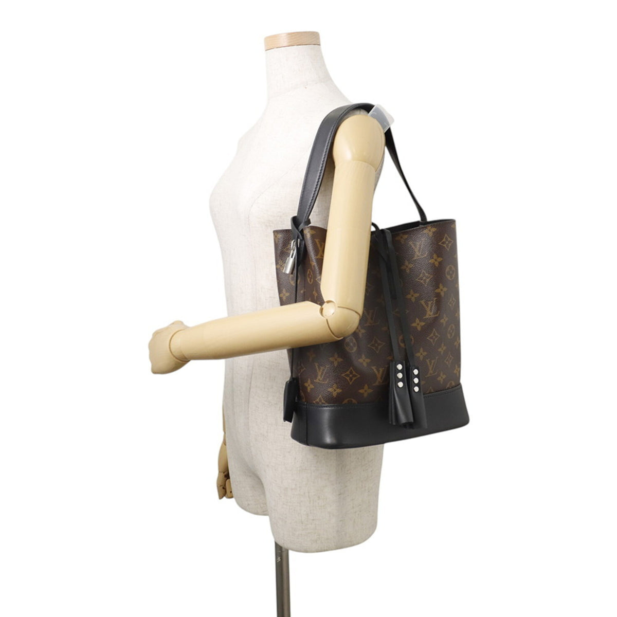 Louis Vuitton Noir Monogram Handbag Pouch Shoulder Bag (Pre-Owned)