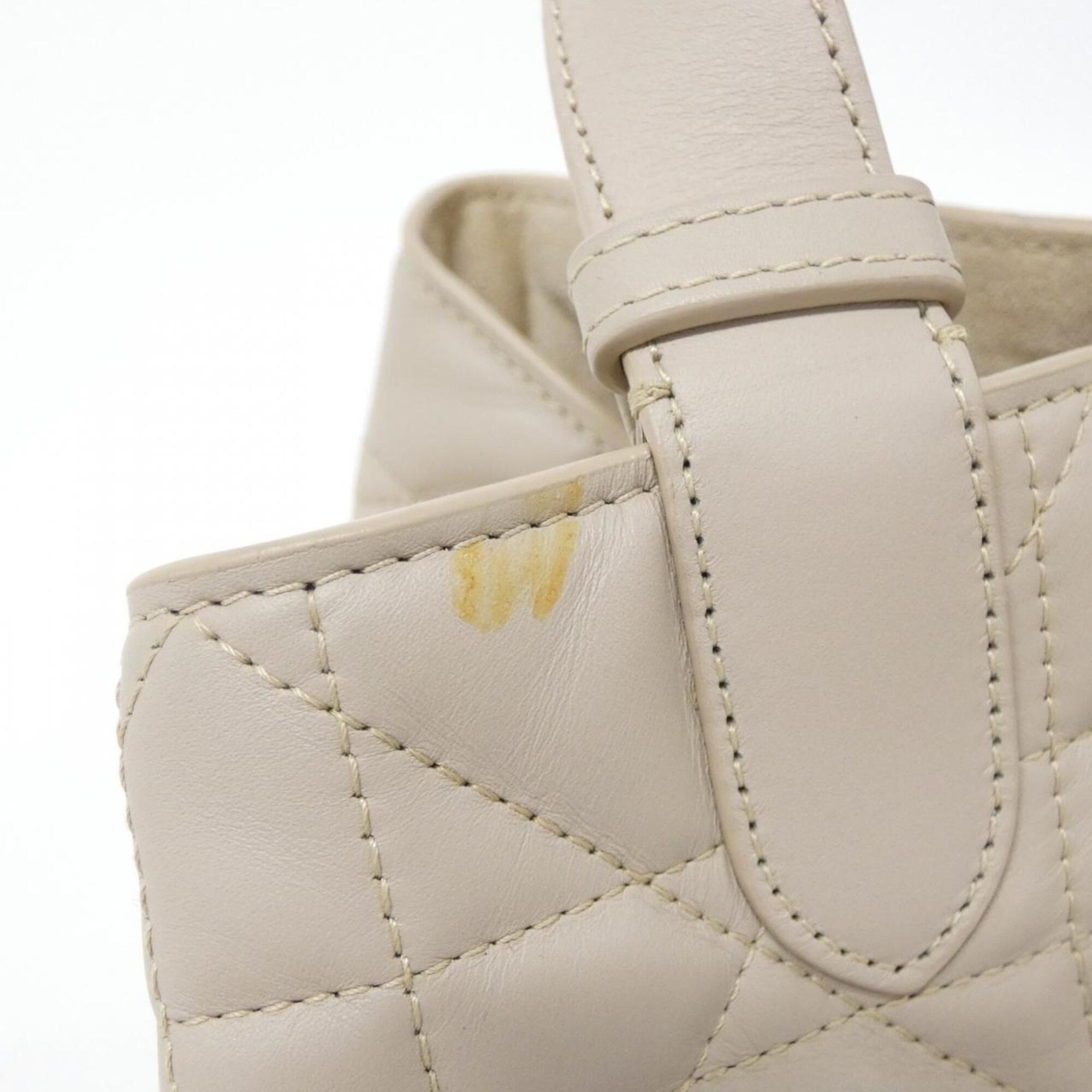 Christian Dior Beige Leather Handbag (Pre-Owned)
