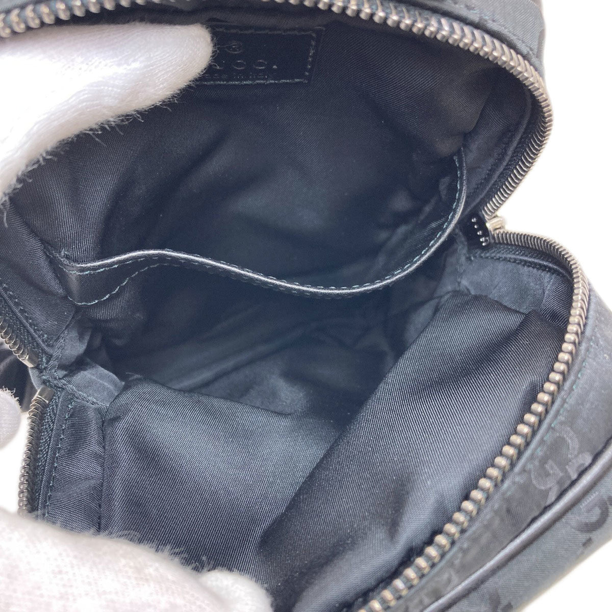 Gucci Black Nylon Shoulder Bag (Pre-Owned)