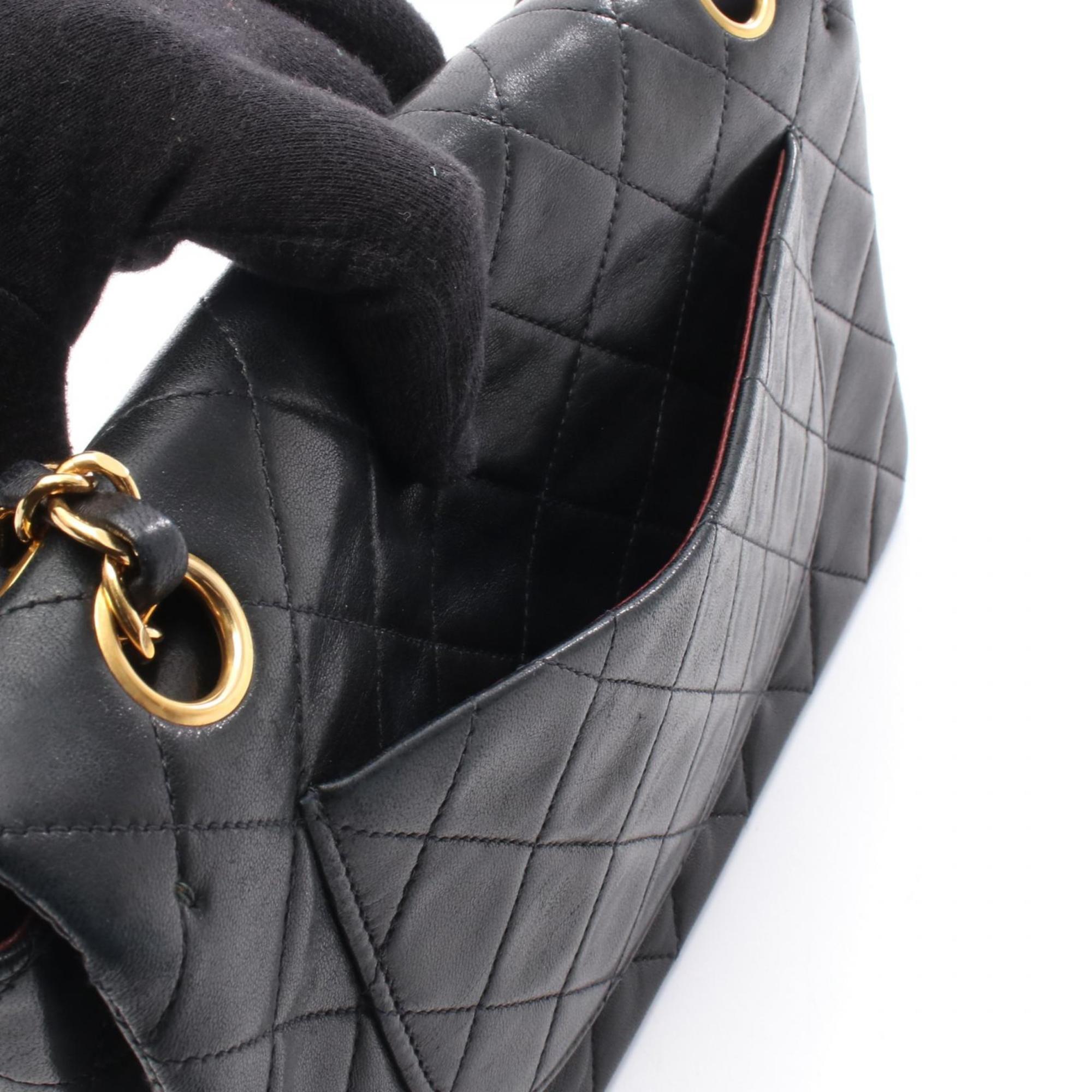 Chanel Black Leather Shoulder Bag (Pre-Owned)