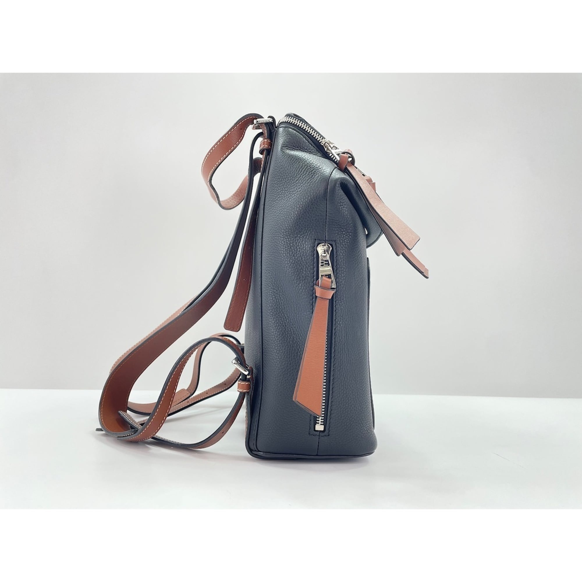 Loewe Black Leather Backpack (Pre-Owned)