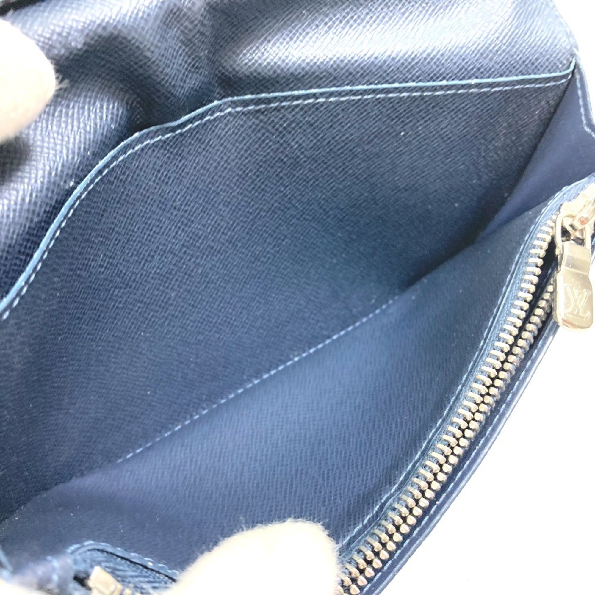 Louis Vuitton Taiga Blue Navy Taiga Leather Long Wallet (Bi-Fold) (Pre-Owned)