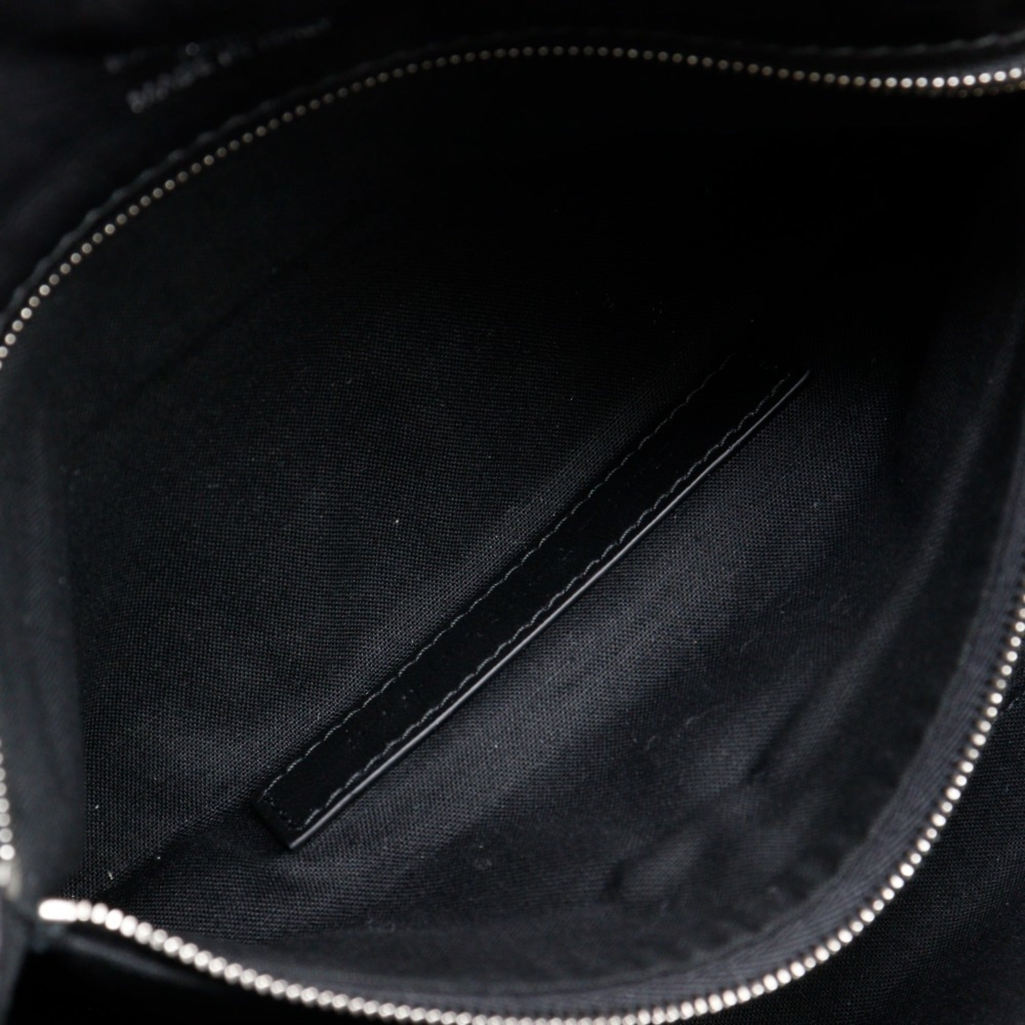 Balenciaga Black Leather Shoulder Bag (Pre-Owned)