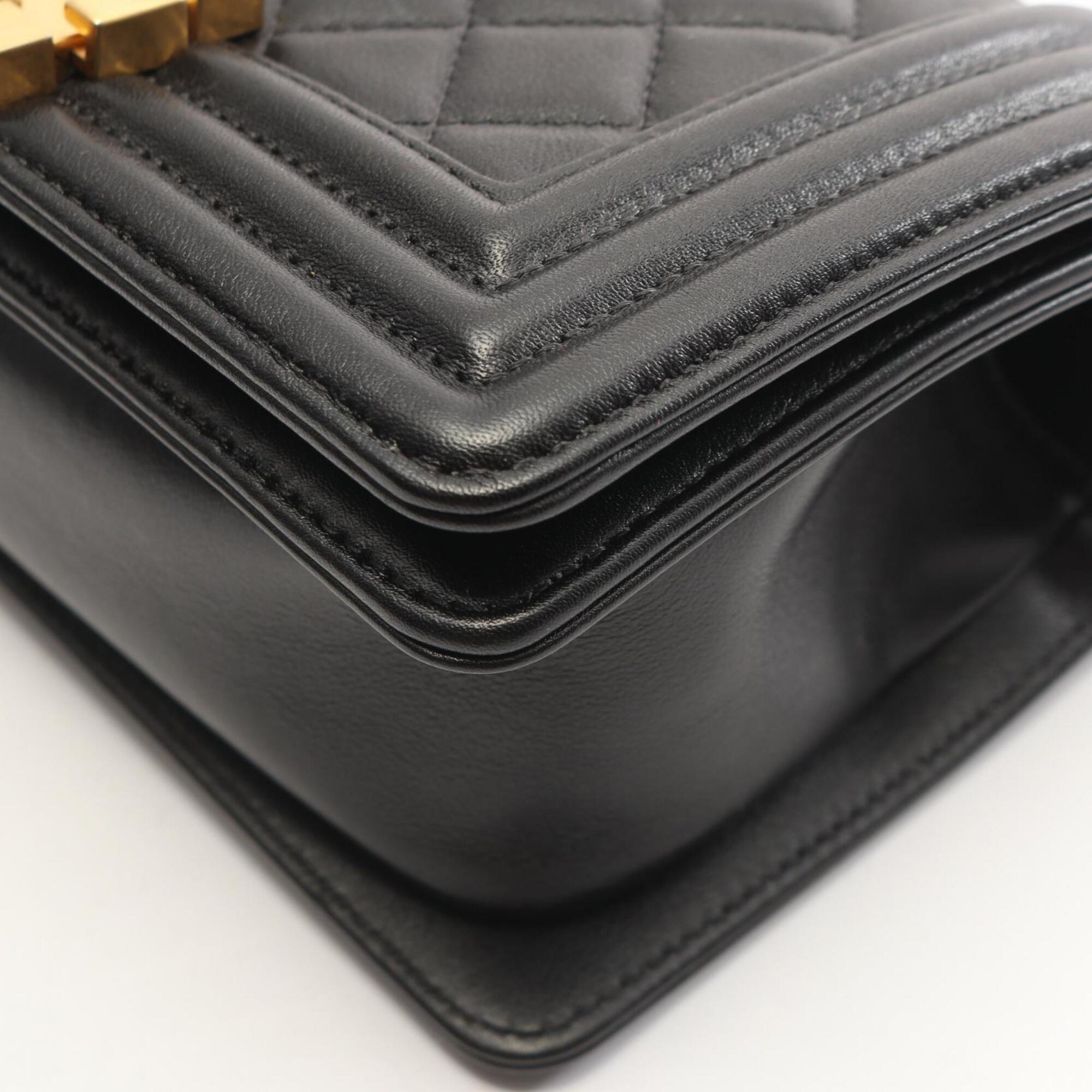 Chanel Black Leather Handbag Shoulder Bag (Pre-Owned)