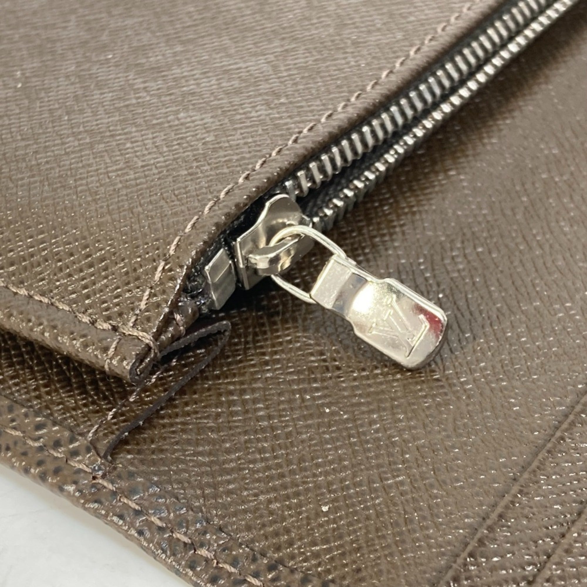 Louis Vuitton Brown Taiga Leather Long Bill Wallet (Bi-Fold) (Pre-Owned)