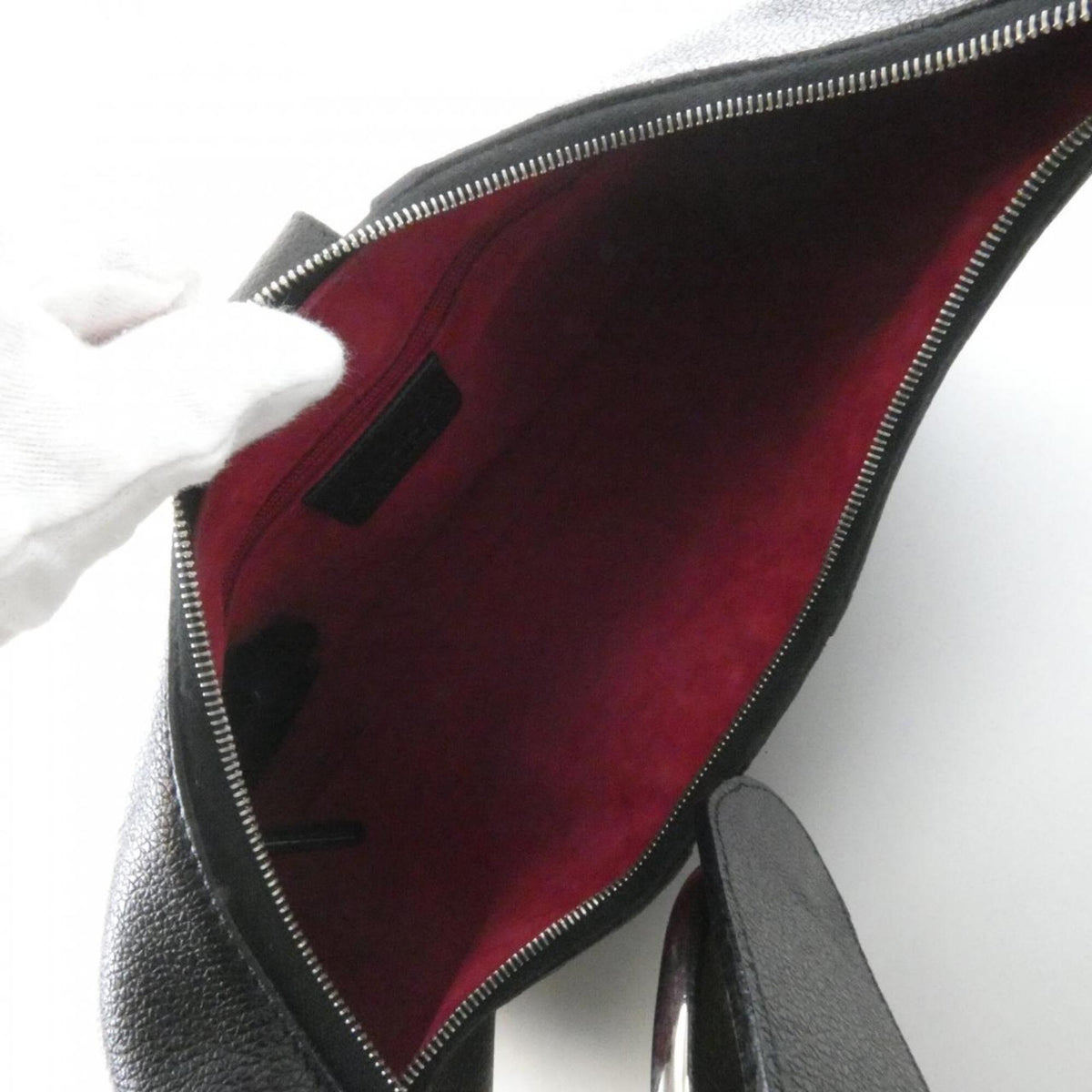Bvlgari Black Leather Shoulder Bag (Pre-Owned)