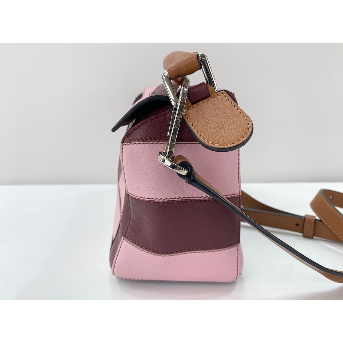 Loewe Pink Handbag (Pre-Owned)