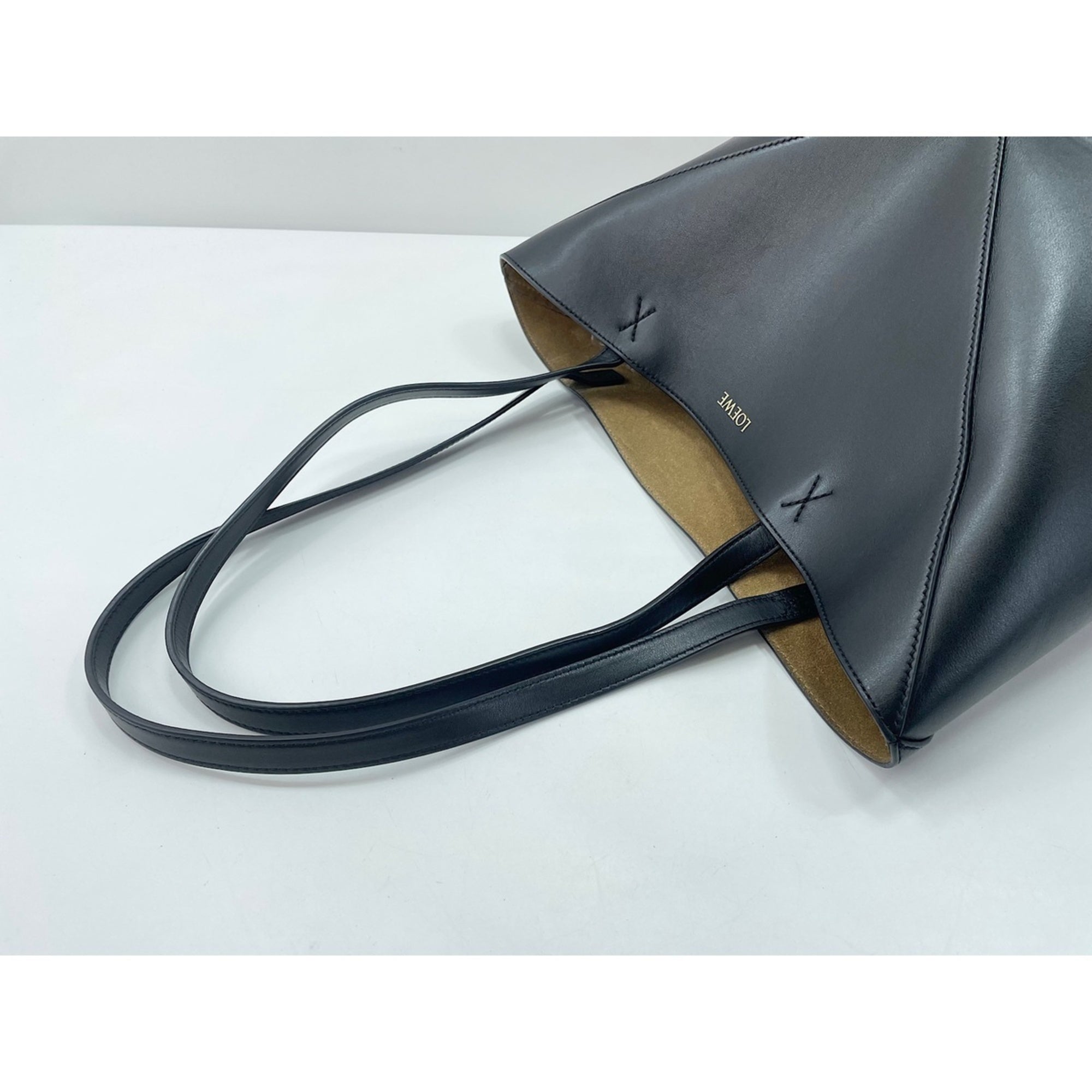 Loewe Black Tote Bag (Pre-Owned)