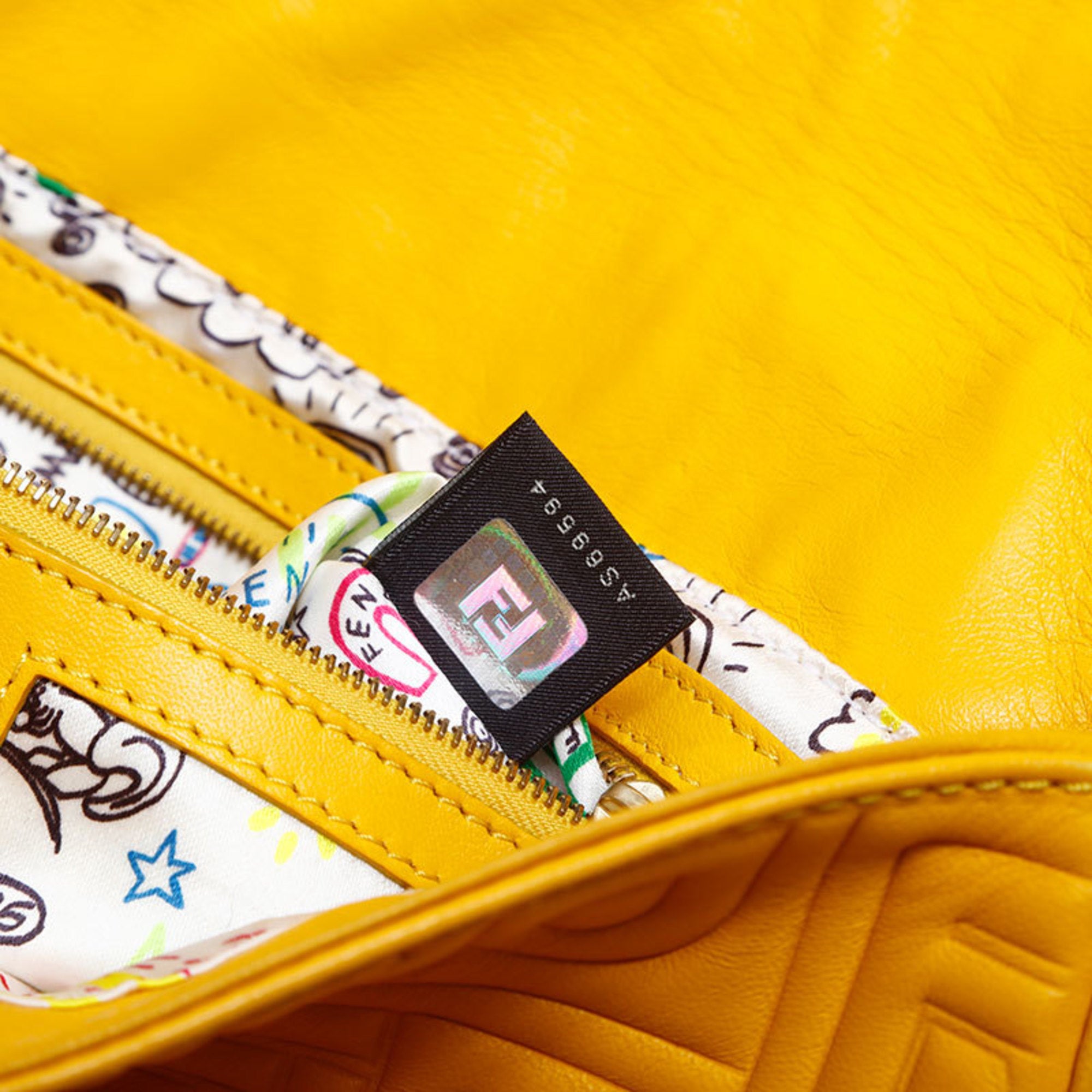 Fendi Yellow Leather Shoulder Bag (Pre-Owned)