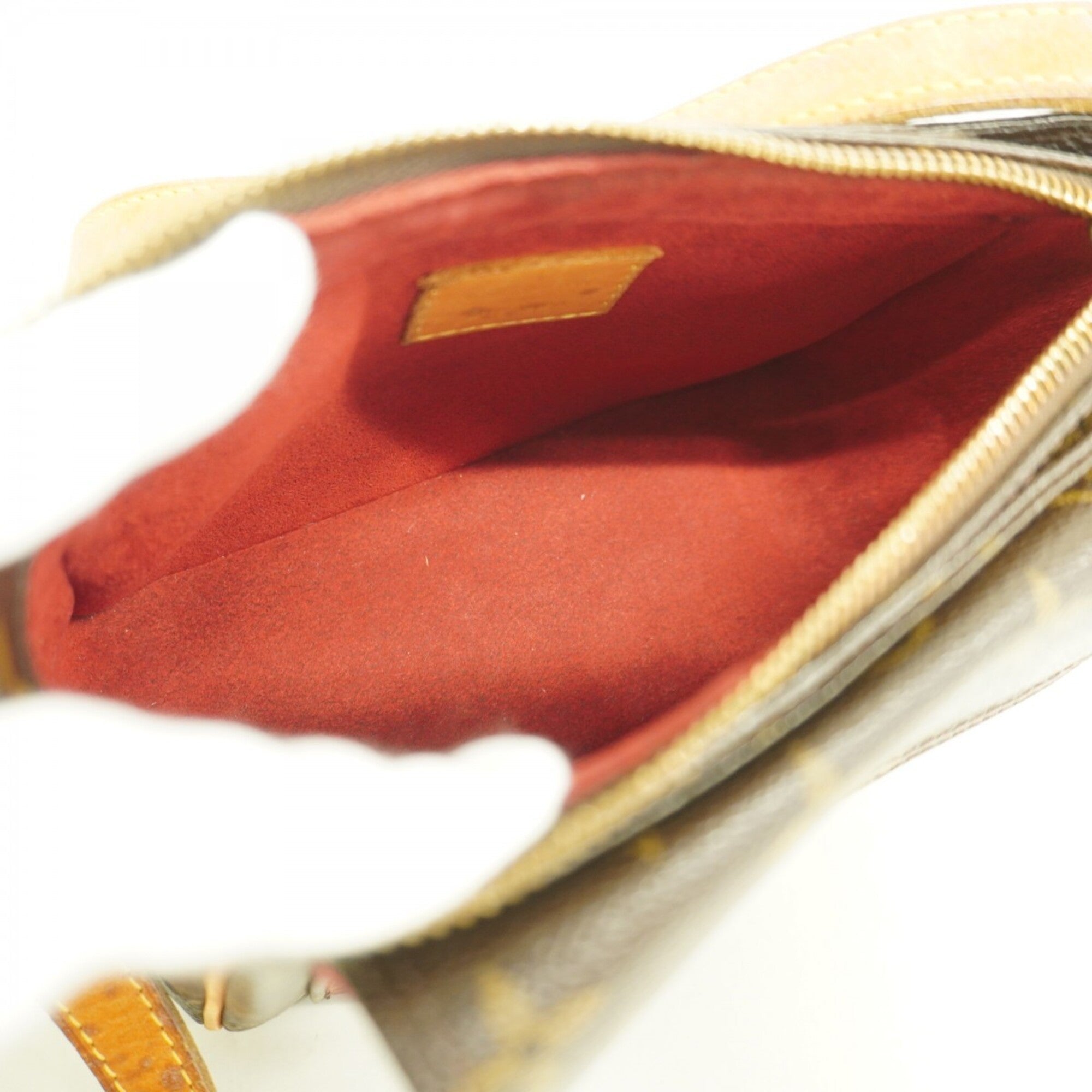 Louis Vuitton Brown Shoulder Bag (Pre-Owned)