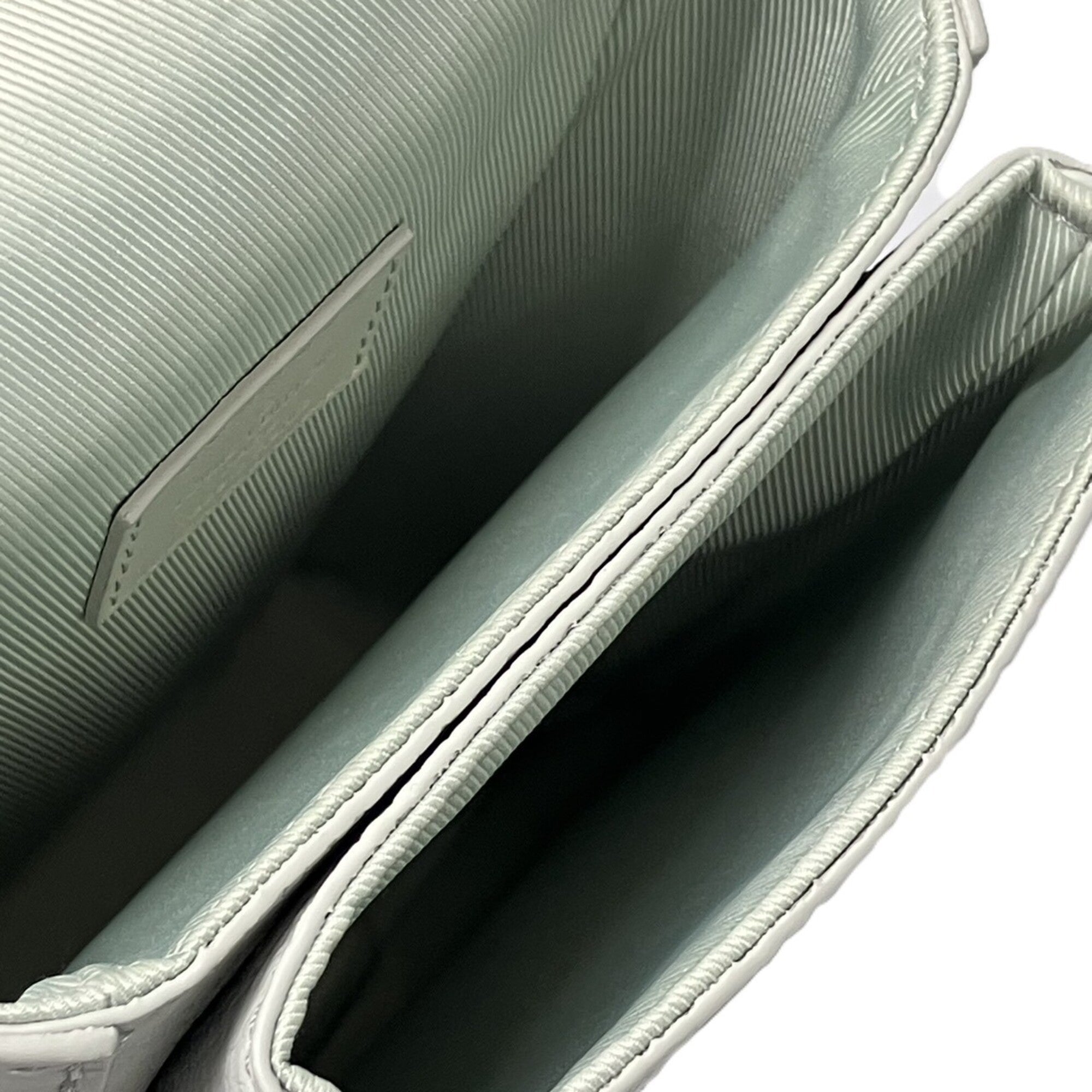 Louis Vuitton Mint Blue Leather Shoulder Bag (Pre-Owned)