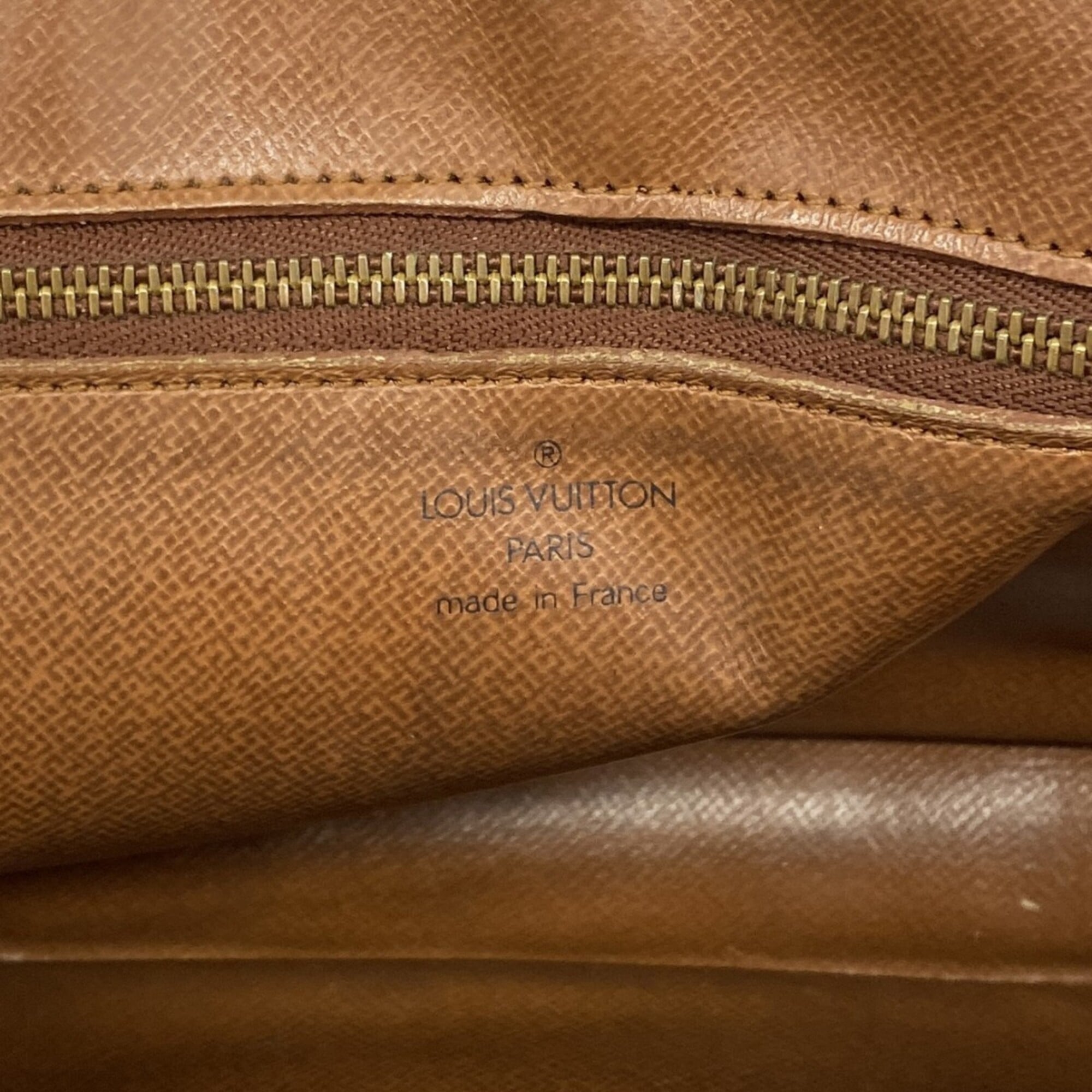Louis Vuitton Brown Clutch Bag (Pre-Owned)