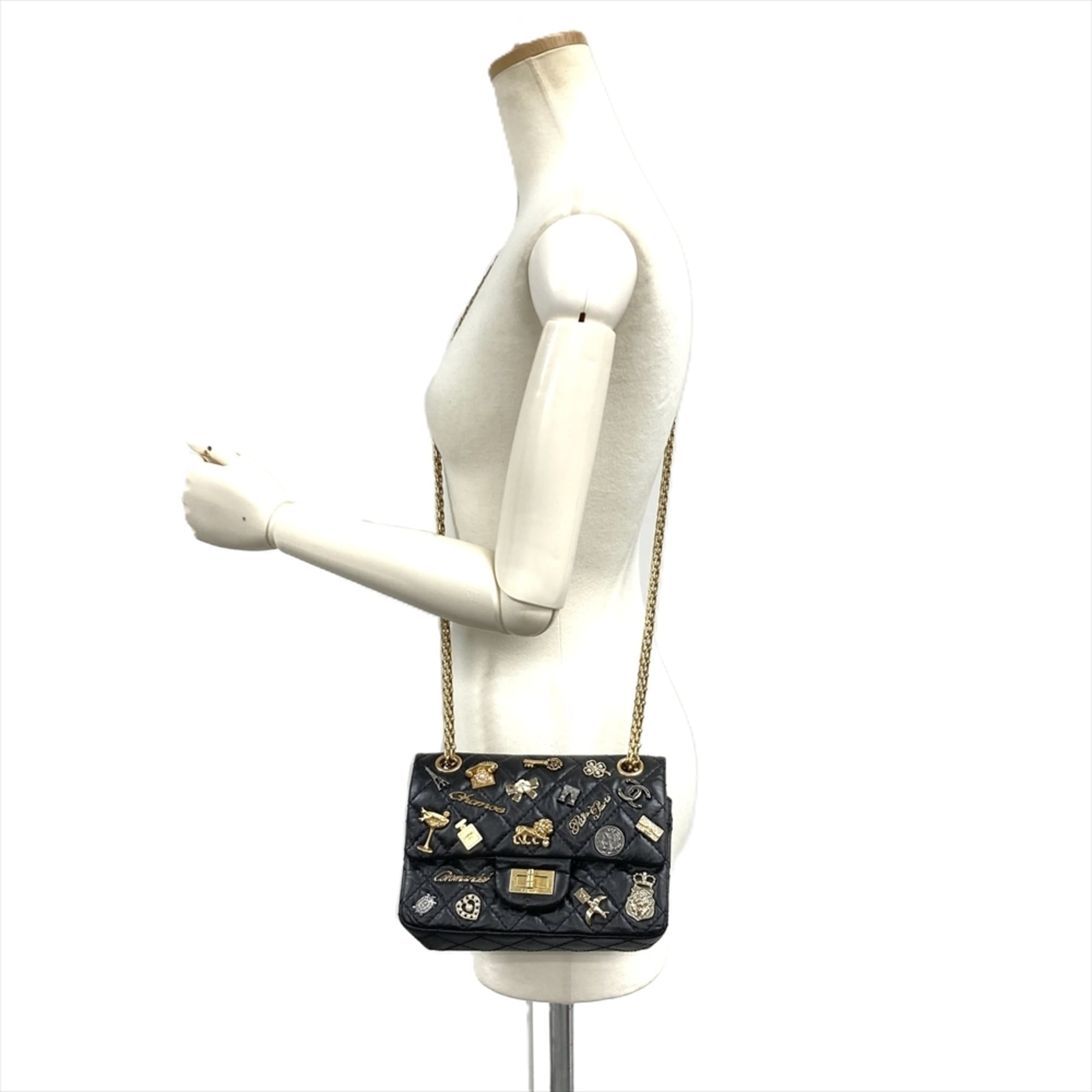 Chanel Black Shoulder Bag (Pre-Owned)