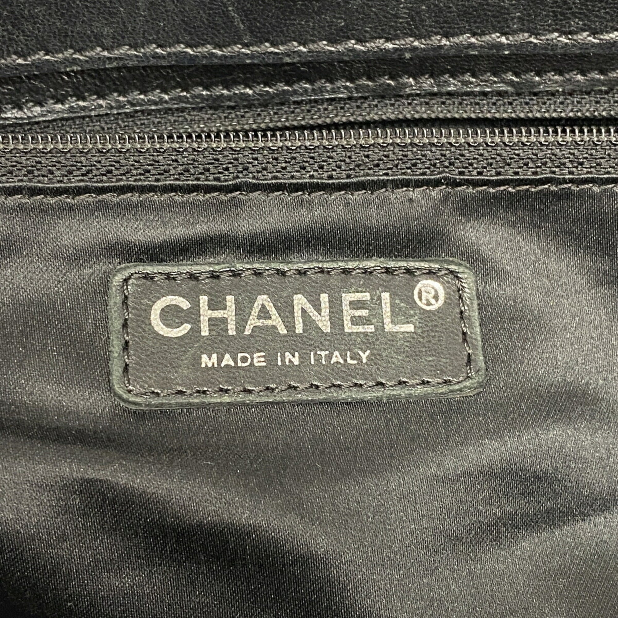Chanel Black Leather Tote Bag (Pre-Owned)