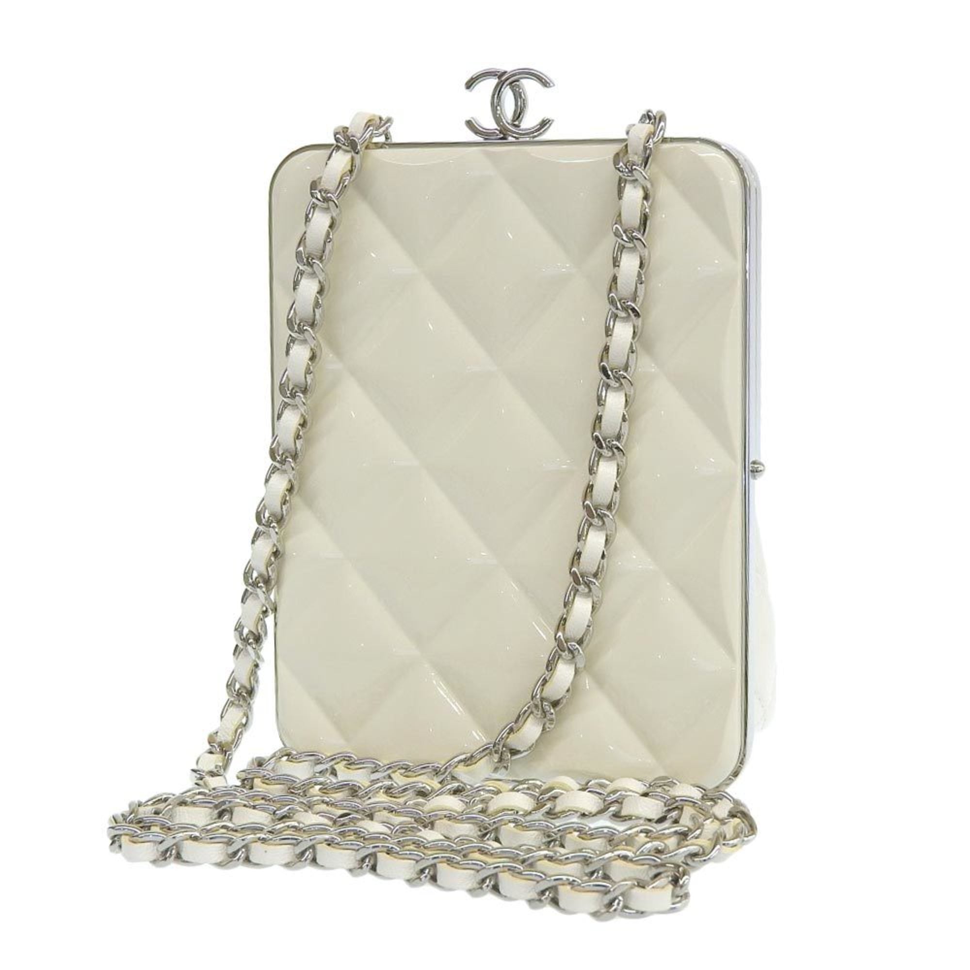 Chanel White Leather Shoulder Bag (Pre-Owned)