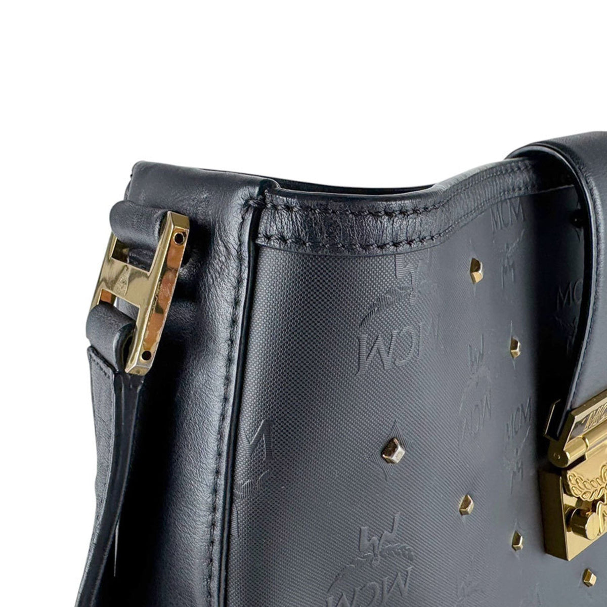 Mcm Black Coated Canvas Leather Shoulder Bag (Pre-Owned)