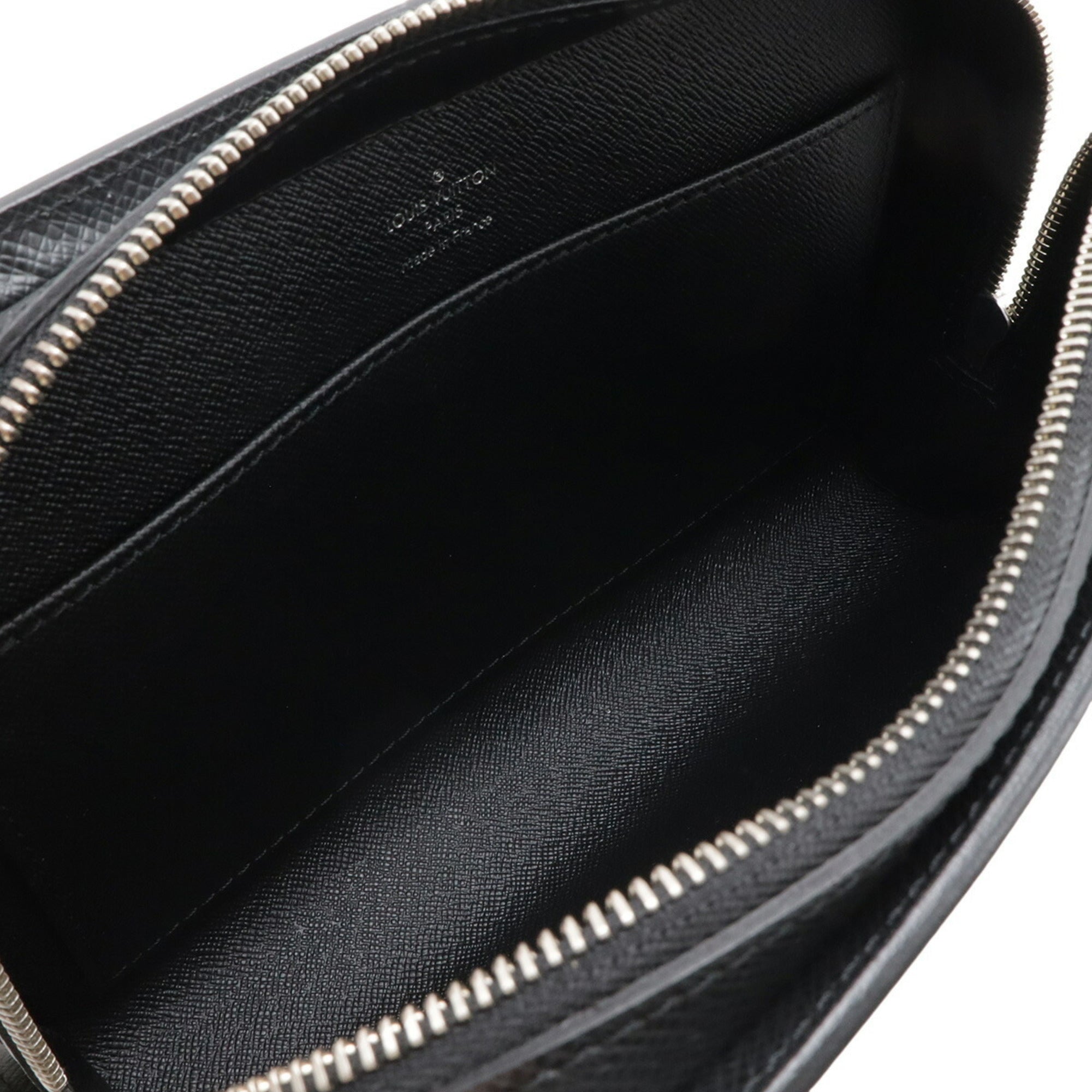 Louis Vuitton Ardoise Black Taiga Leather Clutch Bag Handbag (Pre-Owned)