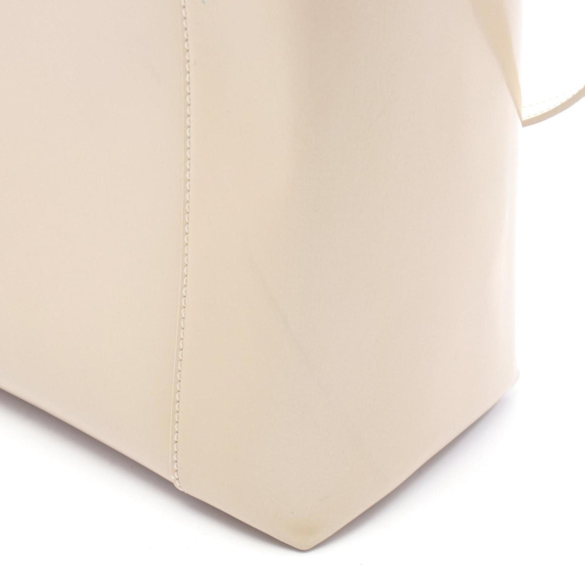 Christian Dior Beige Patent Leather Handbag (Pre-Owned)
