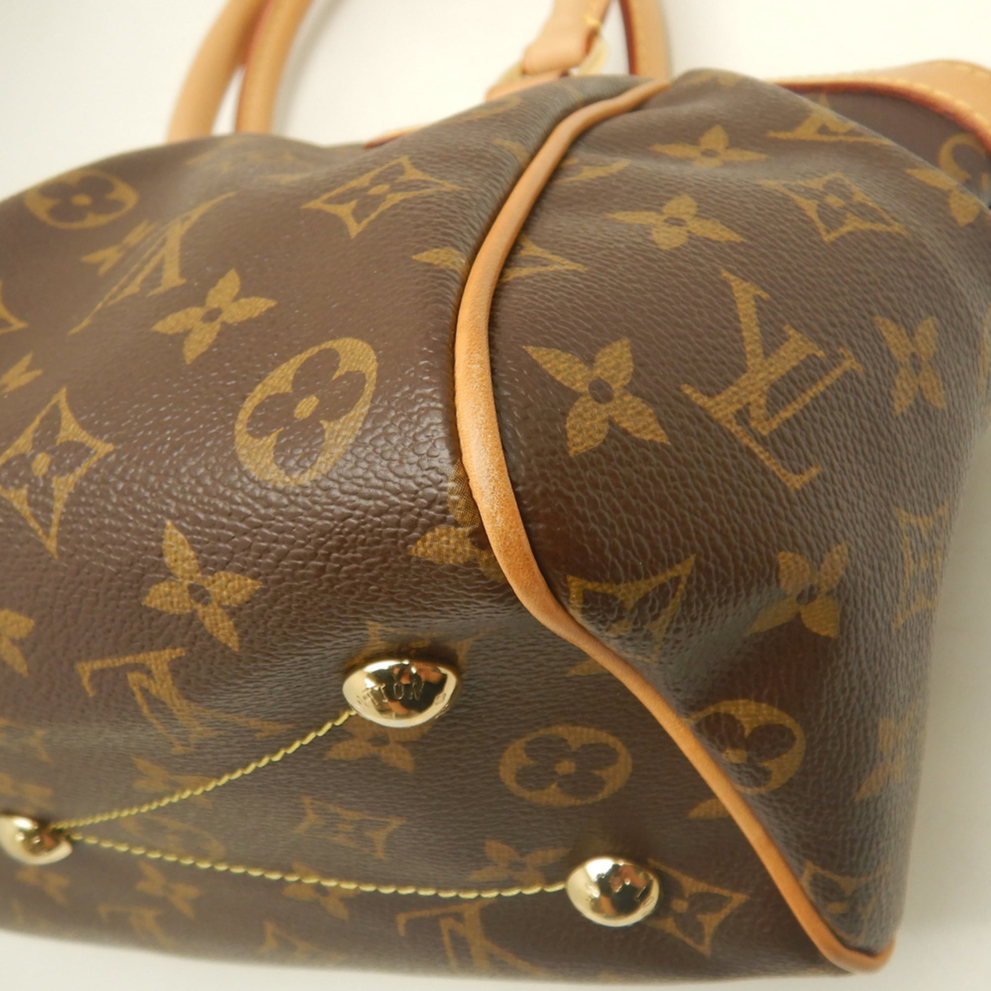 Louis Vuitton Brown Monogram Canvas Handbag (Pre-Owned)