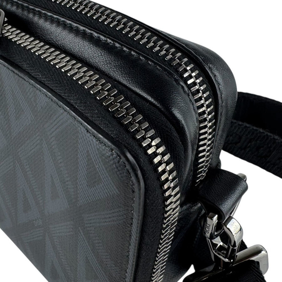 Christian Dior Black Coated Canvas Shoulder Bag (Pre-Owned)