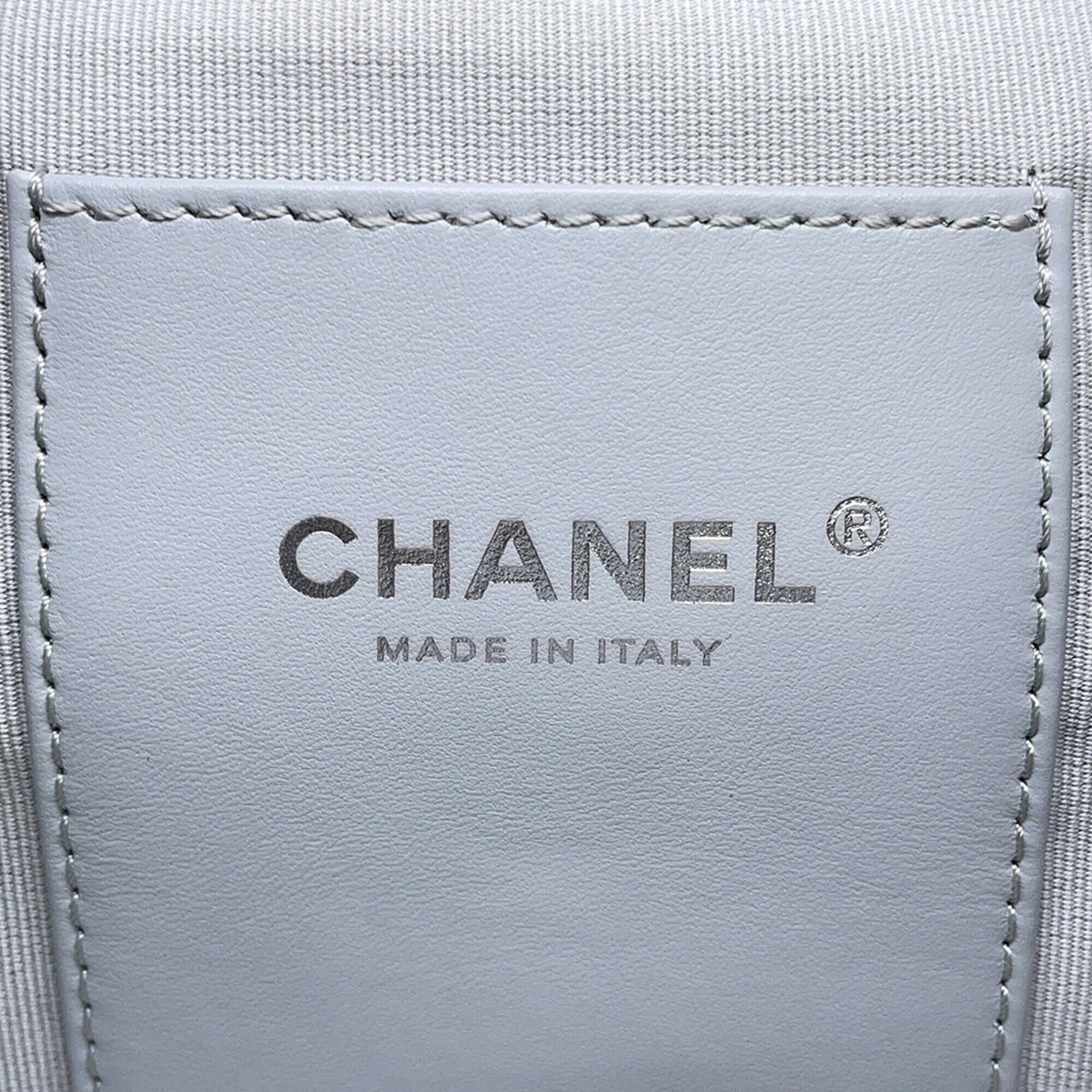 Chanel Gray Grained Calfskin Handbag (Pre-Owned)