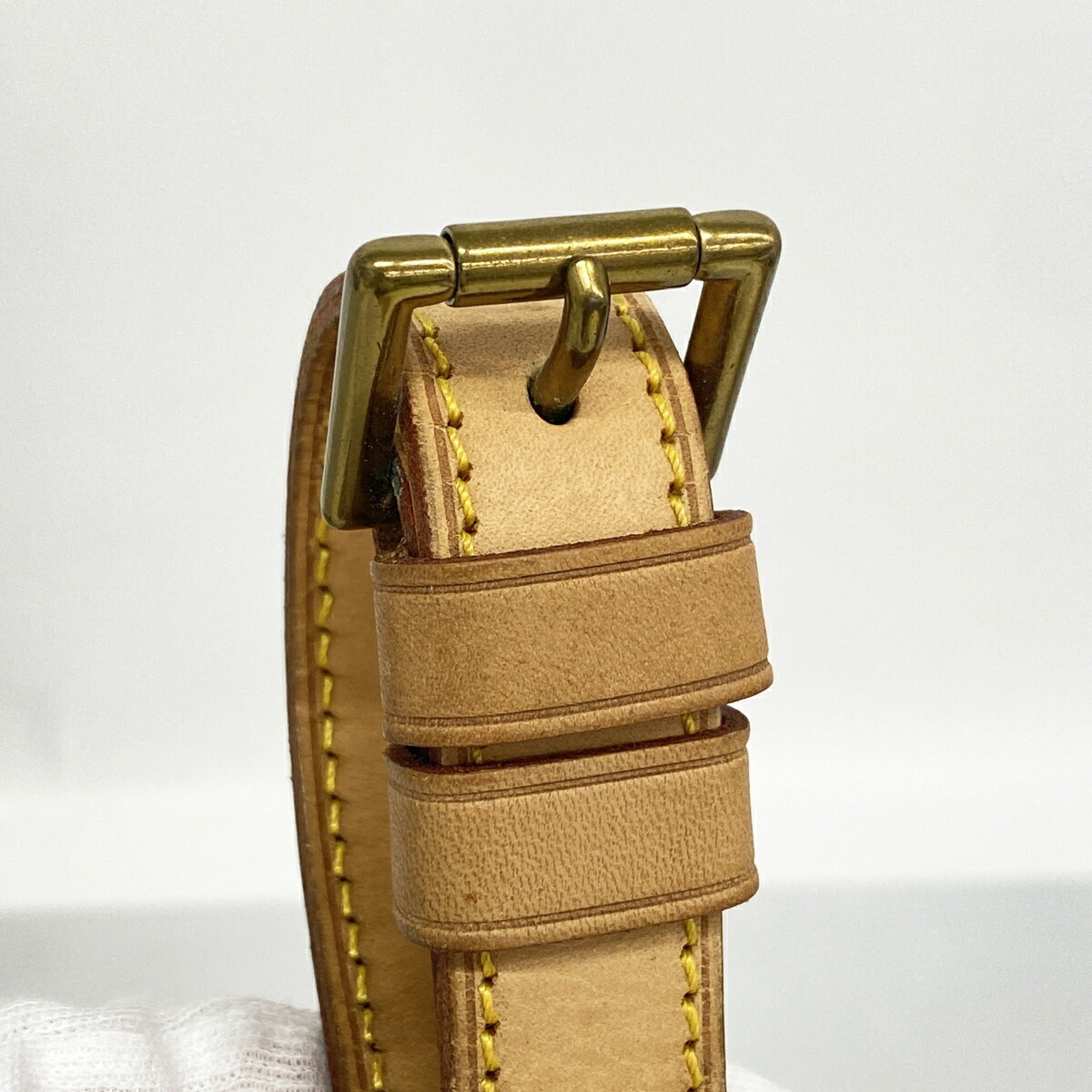 Louis Vuitton Brown Shoulder Bag (Pre-Owned)