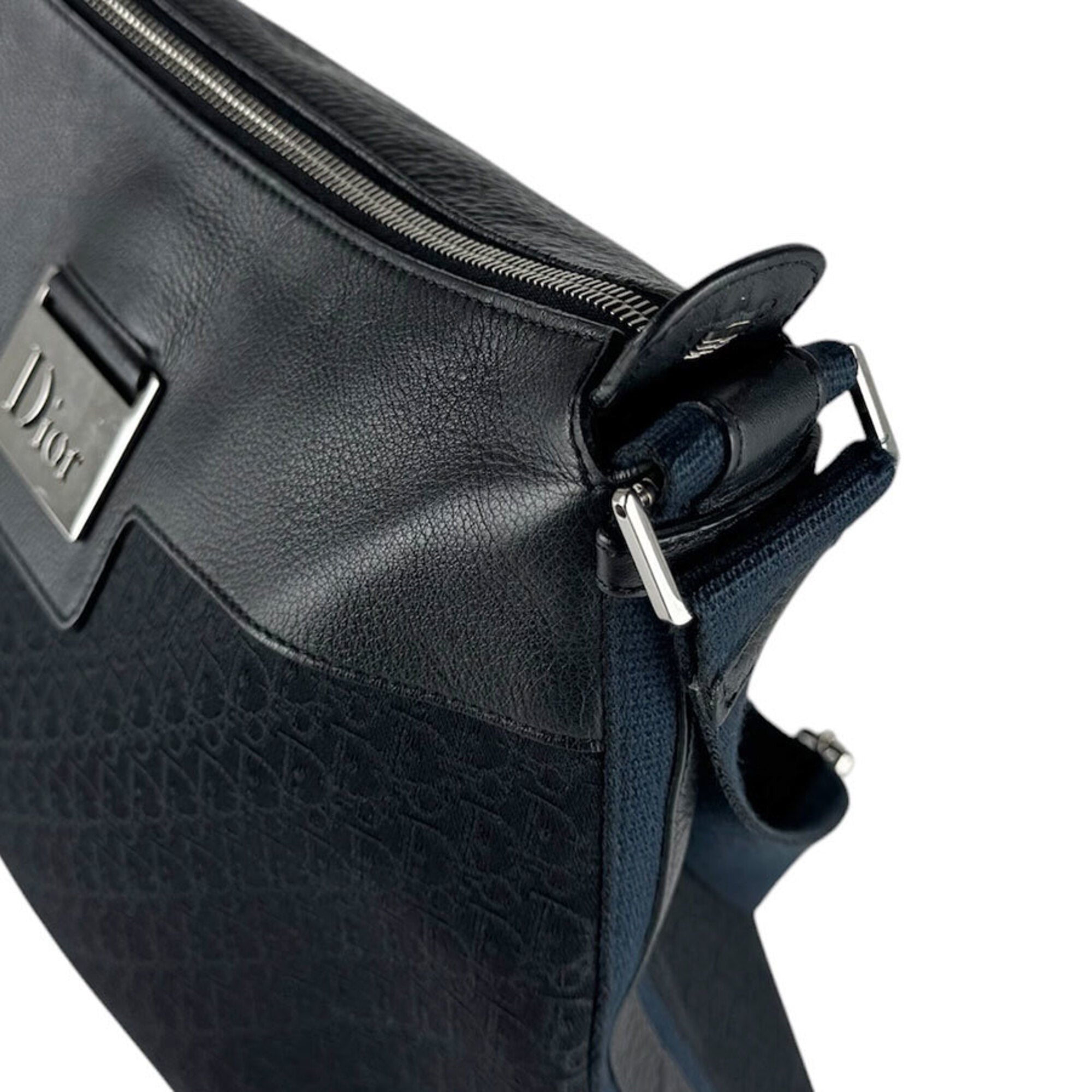 Christian Dior Black Nylon Canvas Shoulder Bag (Pre-Owned)