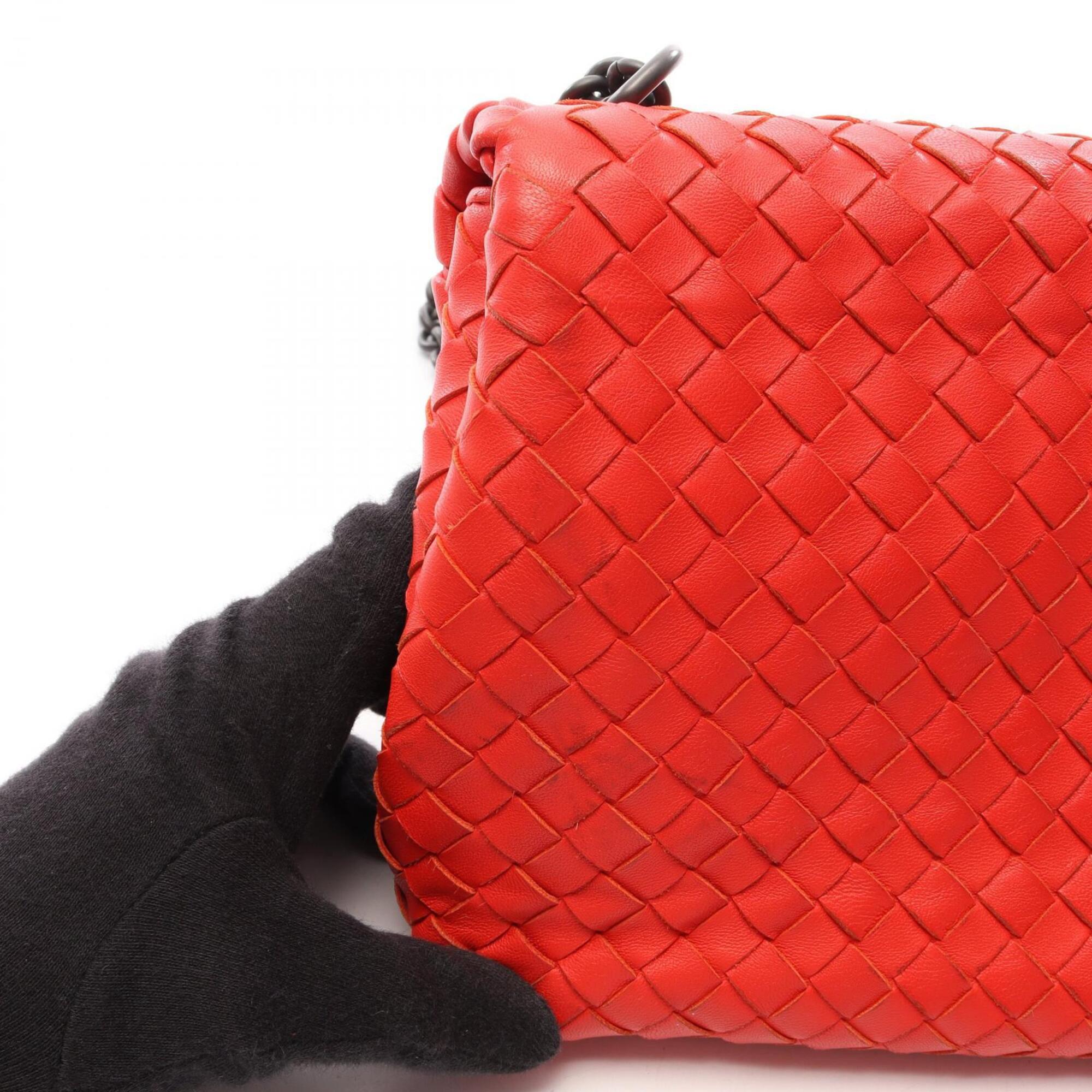 Bottega Veneta Red Color Leather Shoulder Bag (Pre-Owned)