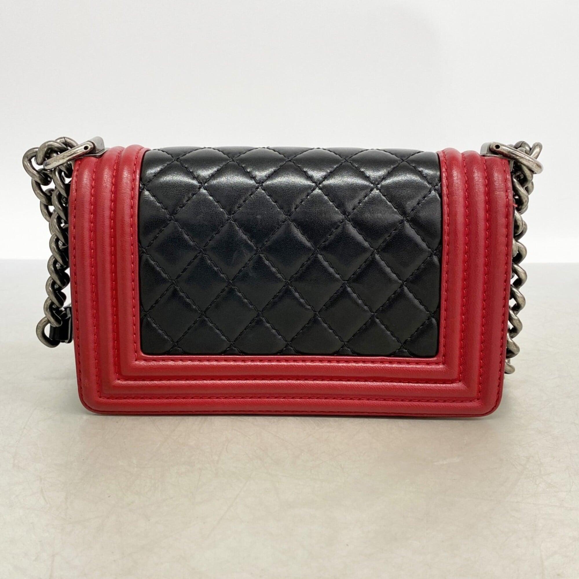 Chanel Black Red Color Leather Shoulder Bag (Pre-Owned)