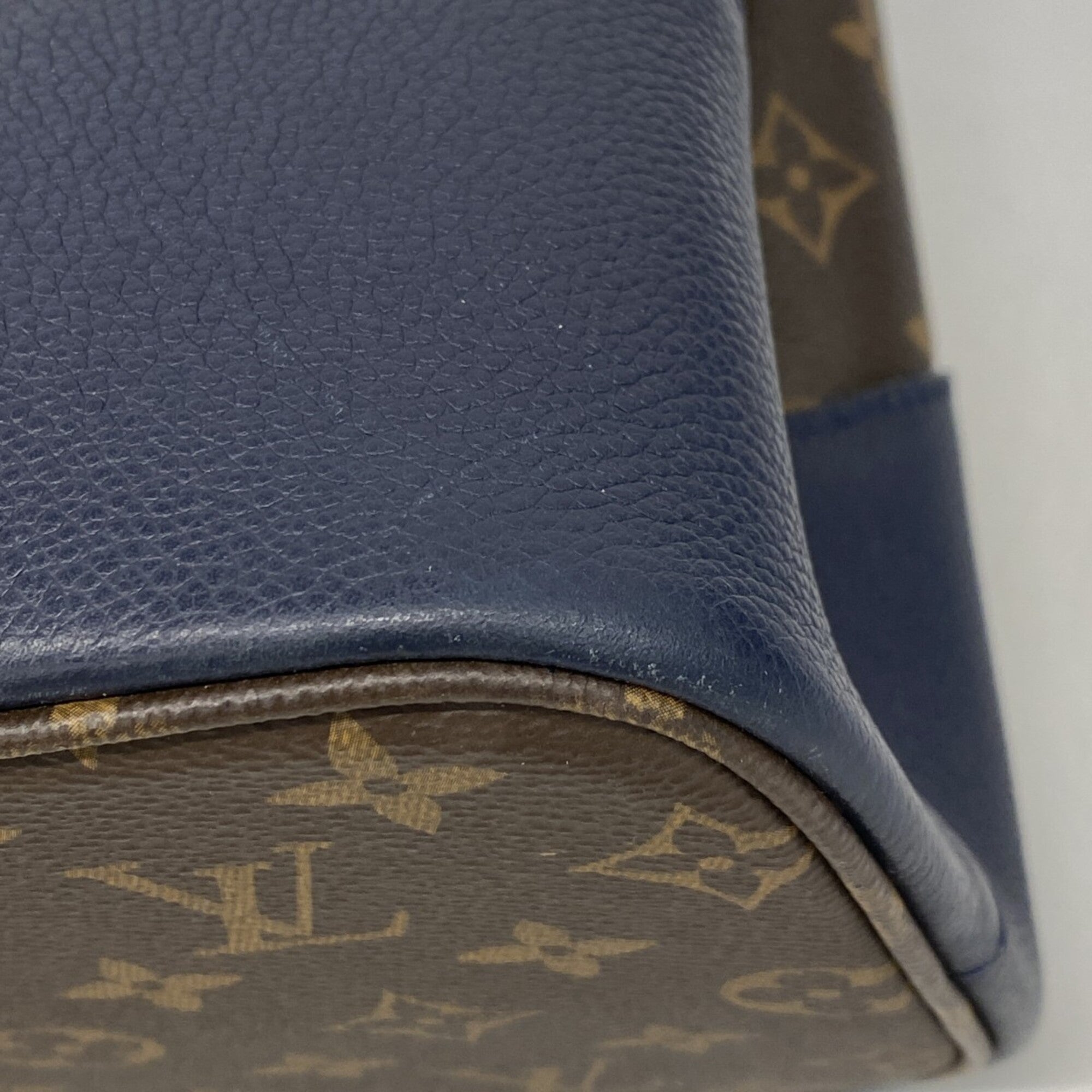 Louis Vuitton Brown Handbag (Pre-Owned)