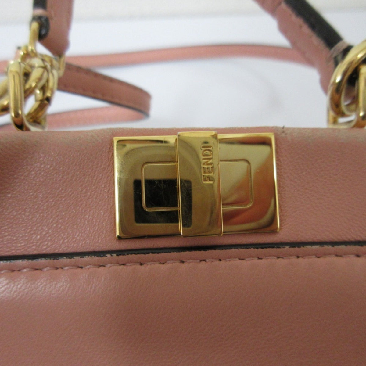 Fendi Pink Shoulder Bag (Pre-Owned)